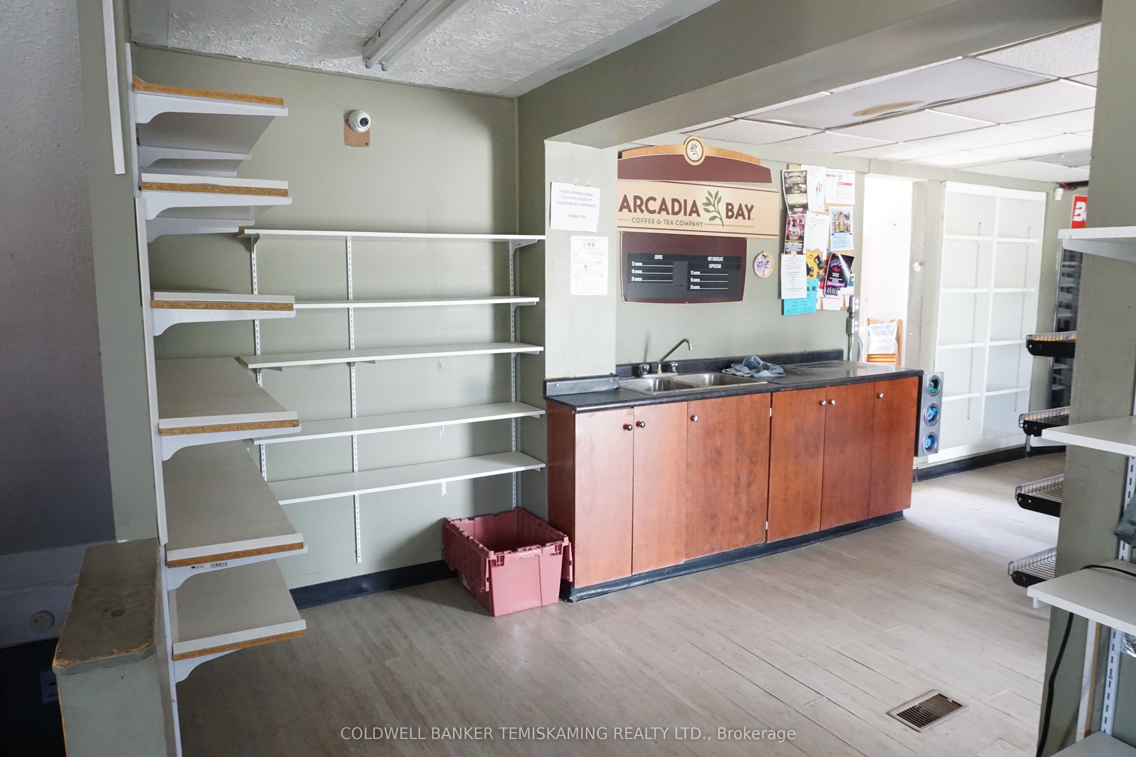 102 King Street Property Photo 28