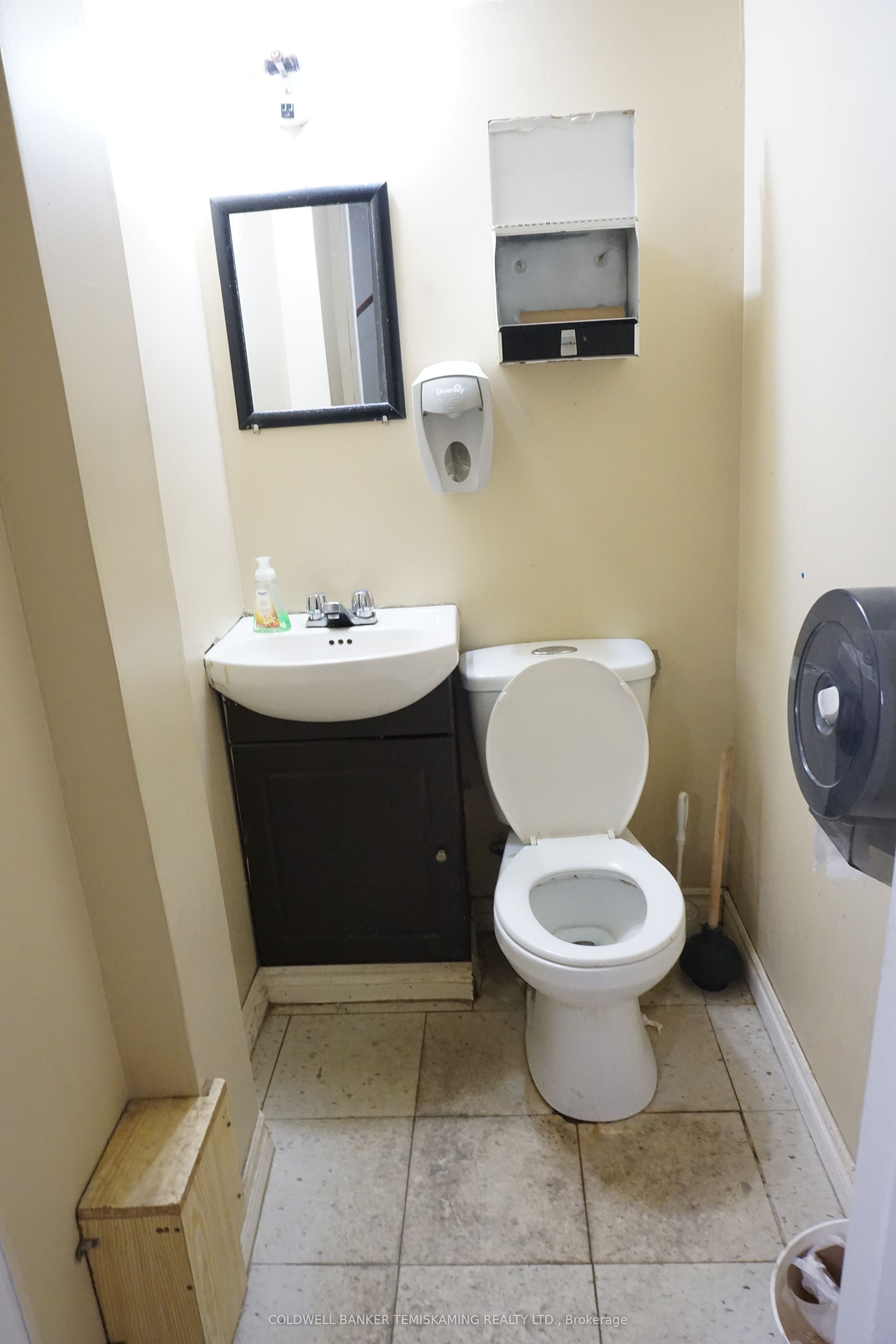 102 King Street Property Photo 45