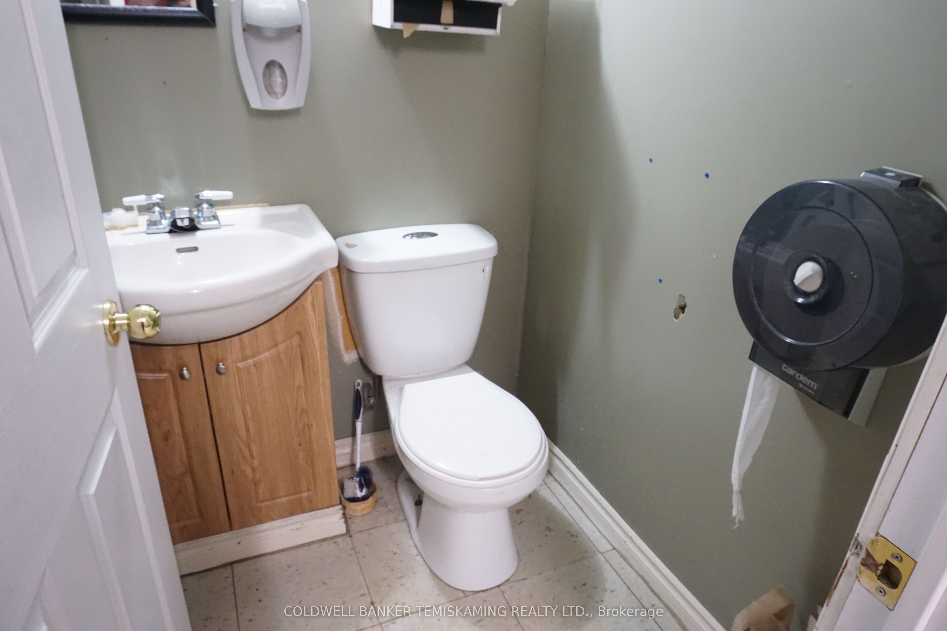 102 King Street Property Photo 46