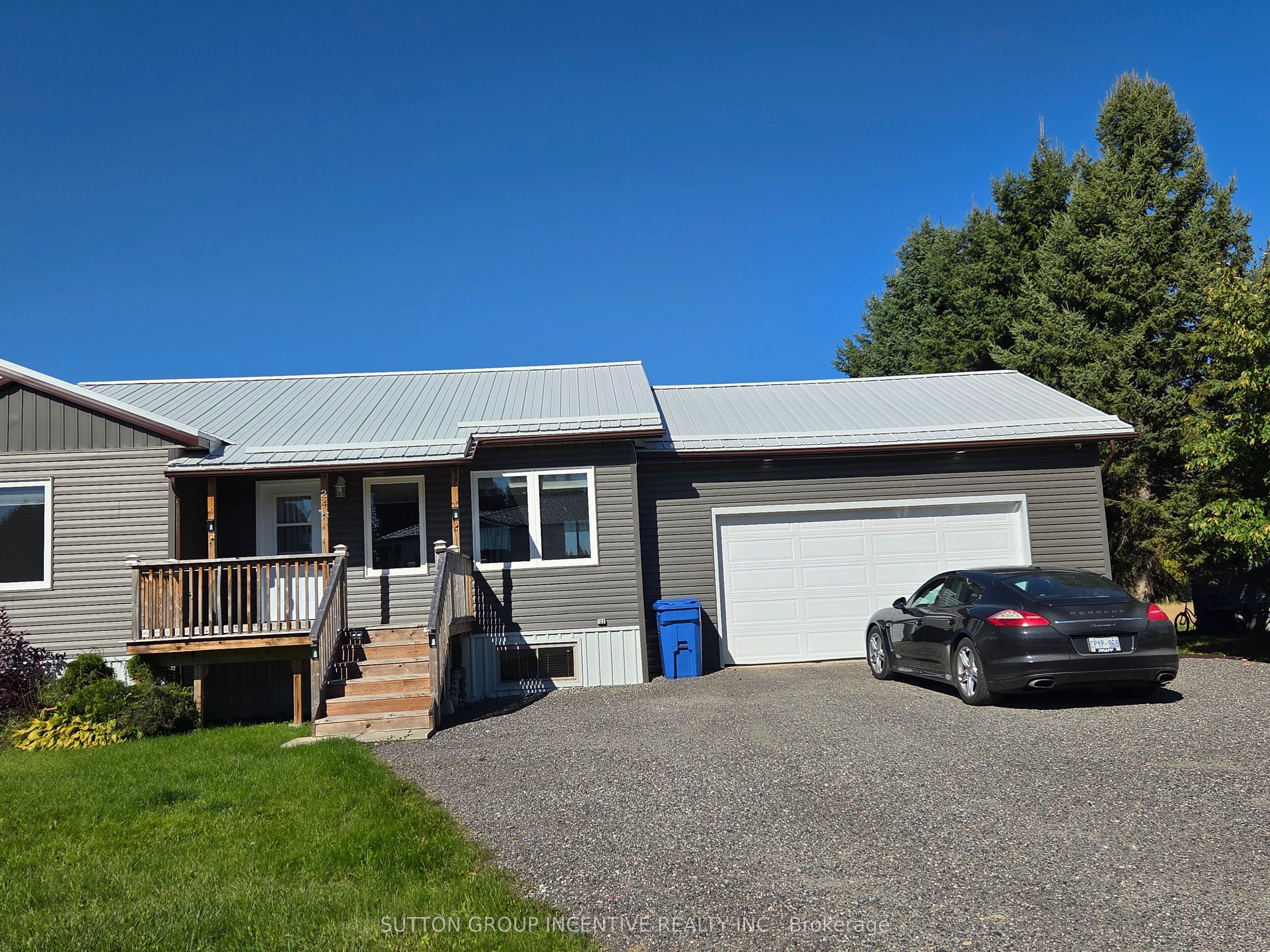 24 Bowman Avenue Property Photo 1