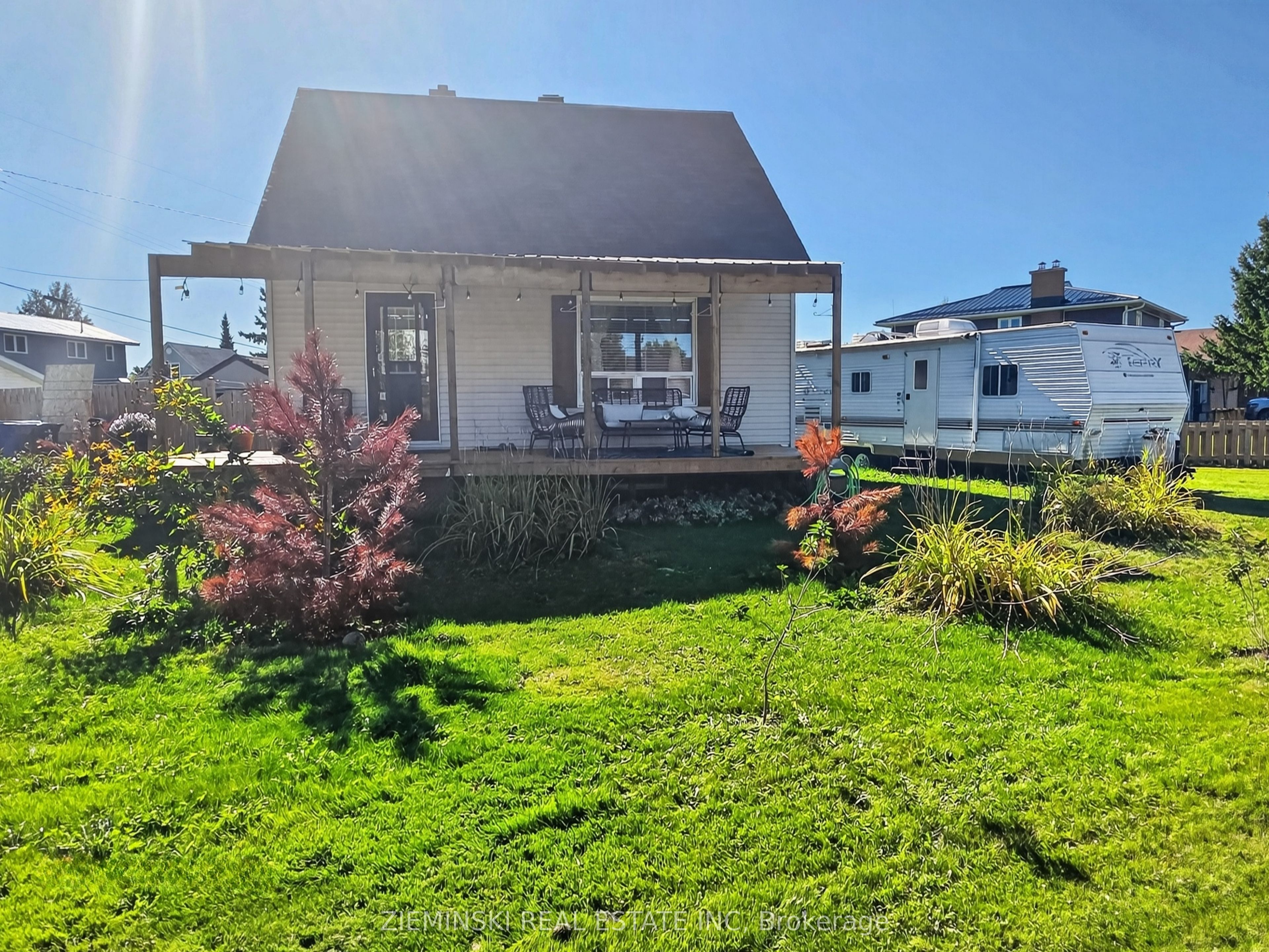 1 Bowman Avenue Property Photo 21