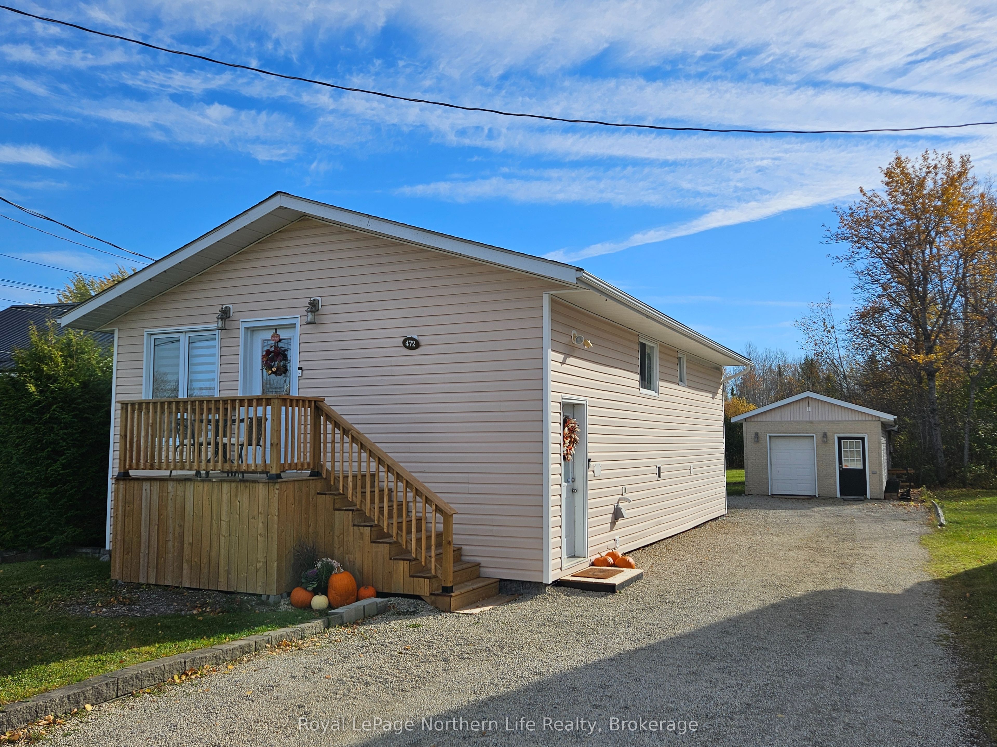472 Albert Street Property Photo 1