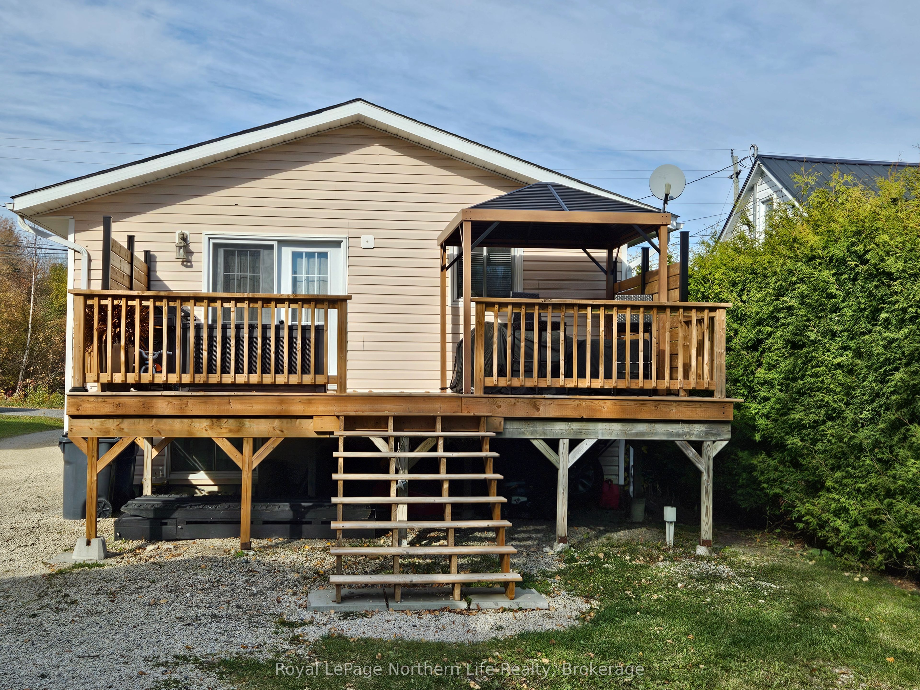 472 Albert Street Property Photo 5