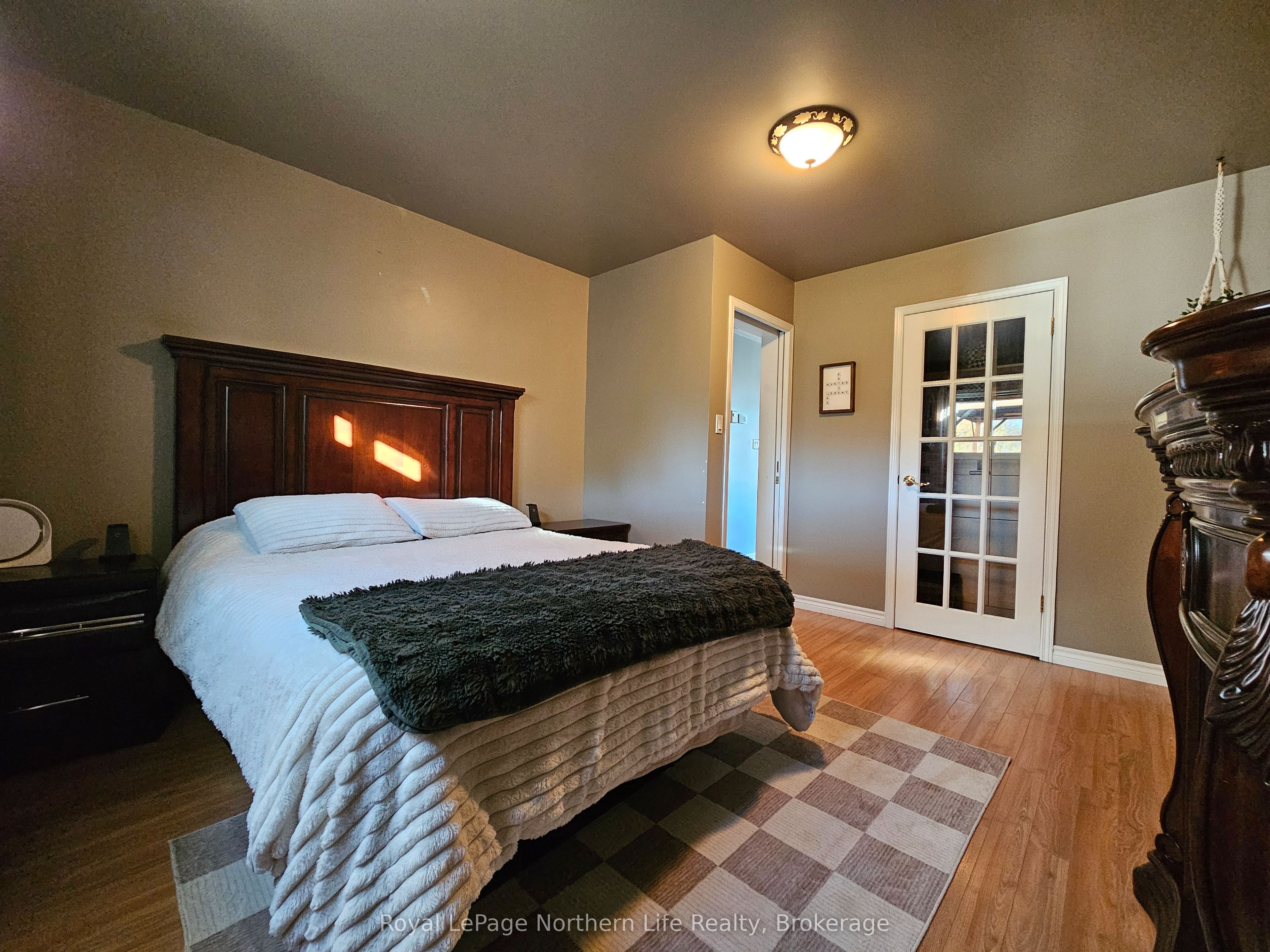 472 Albert Street Property Photo 25