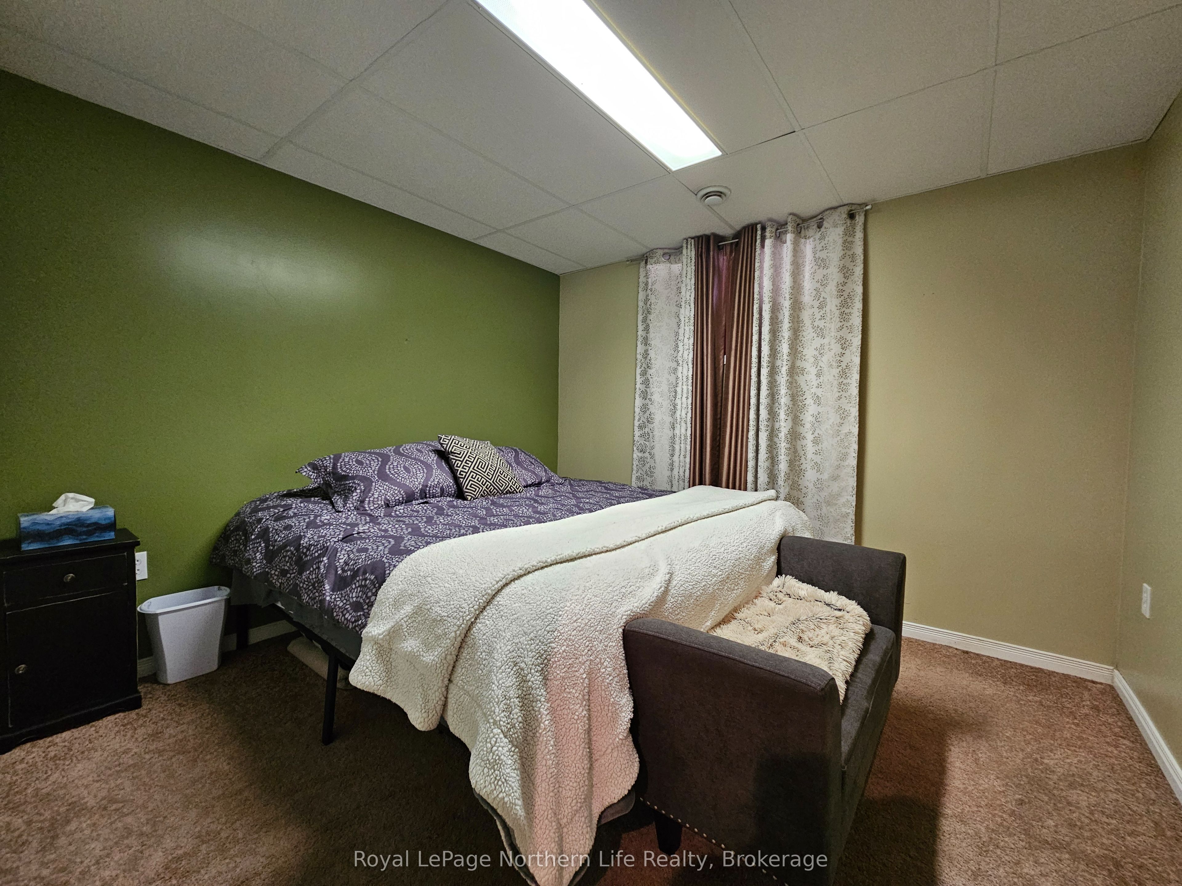 472 Albert Street Property Photo 35