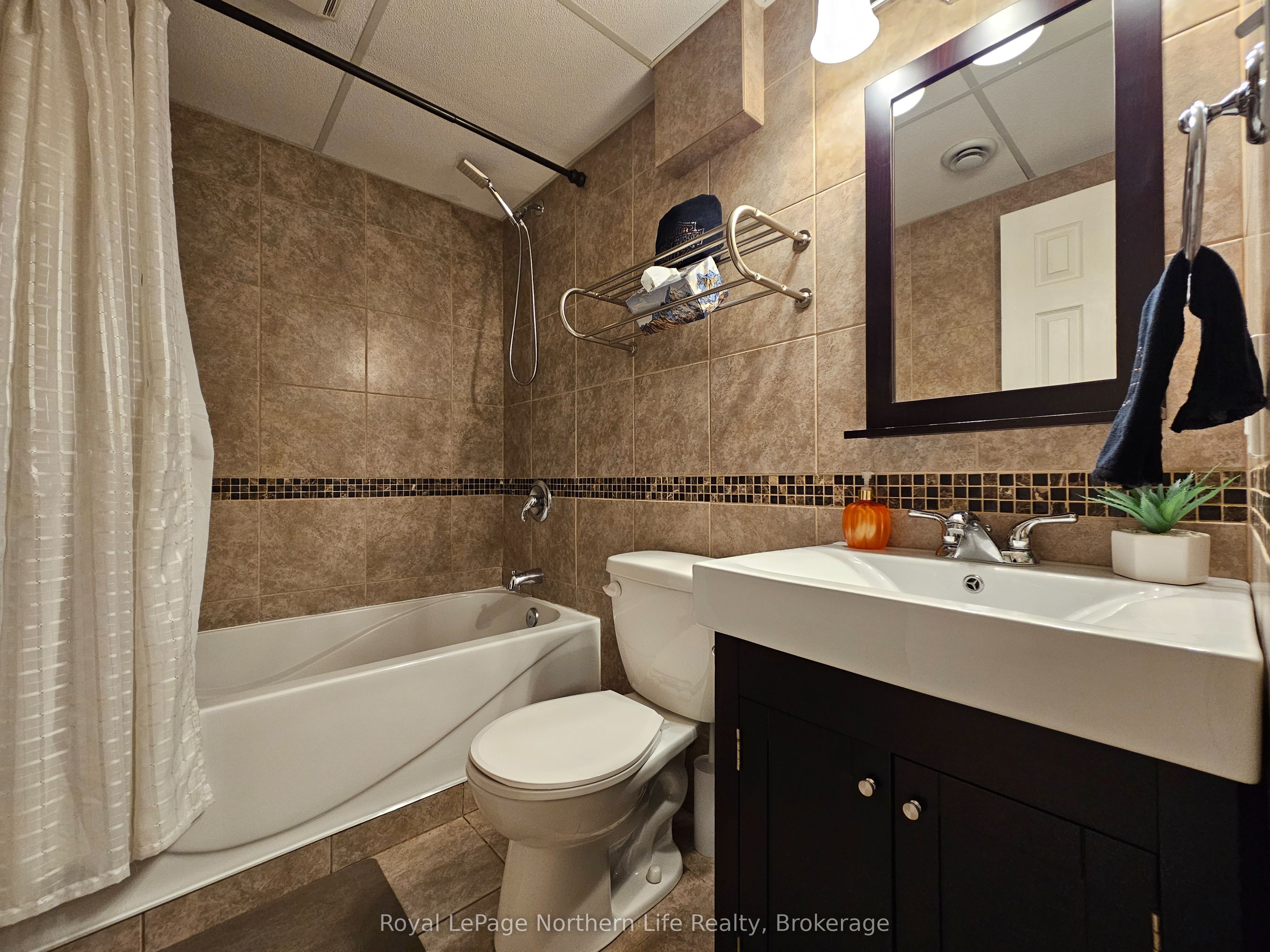 472 Albert Street Property Photo 38