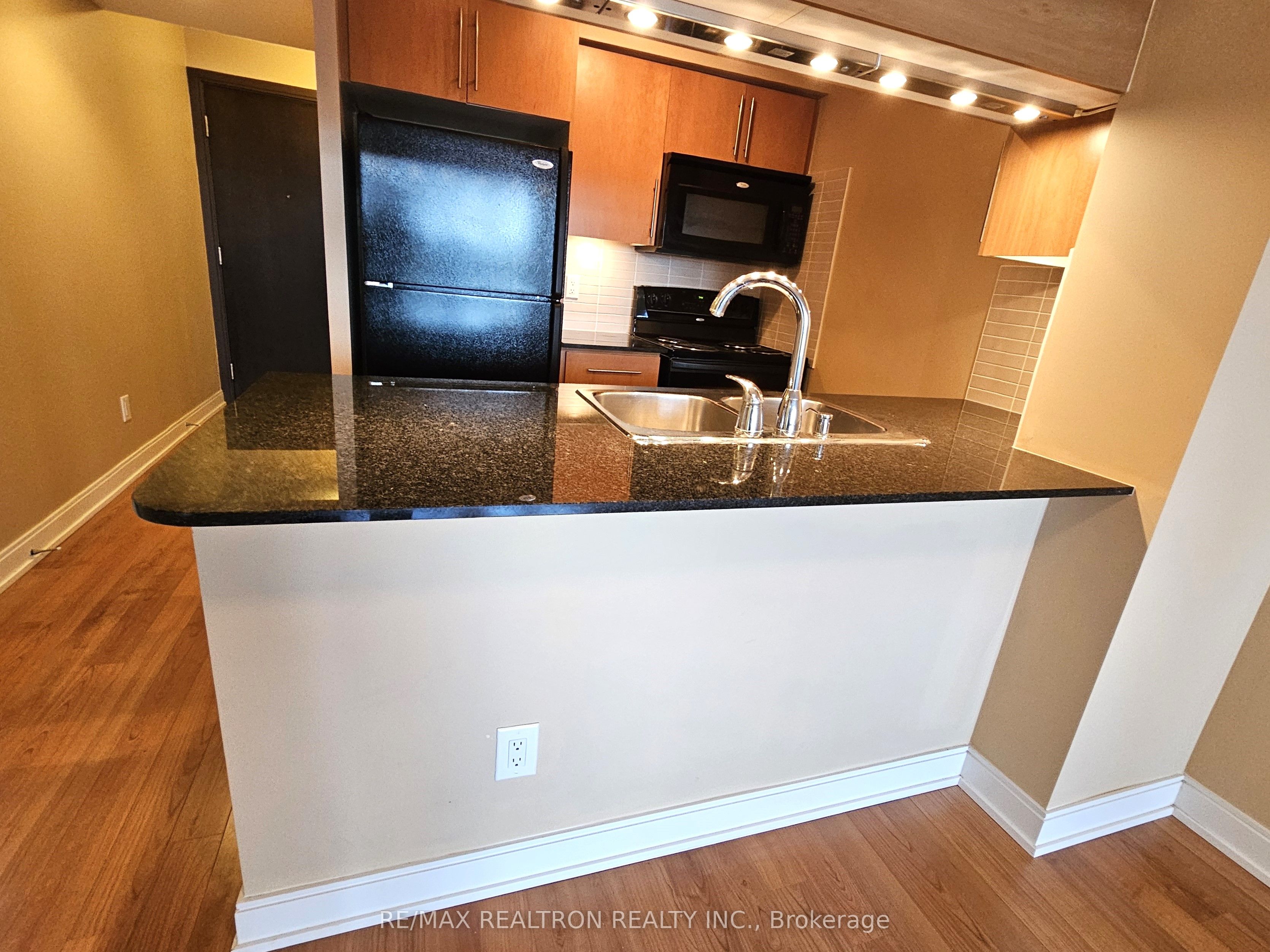 #1058 - 25 Viking Lane Property Photo 12
