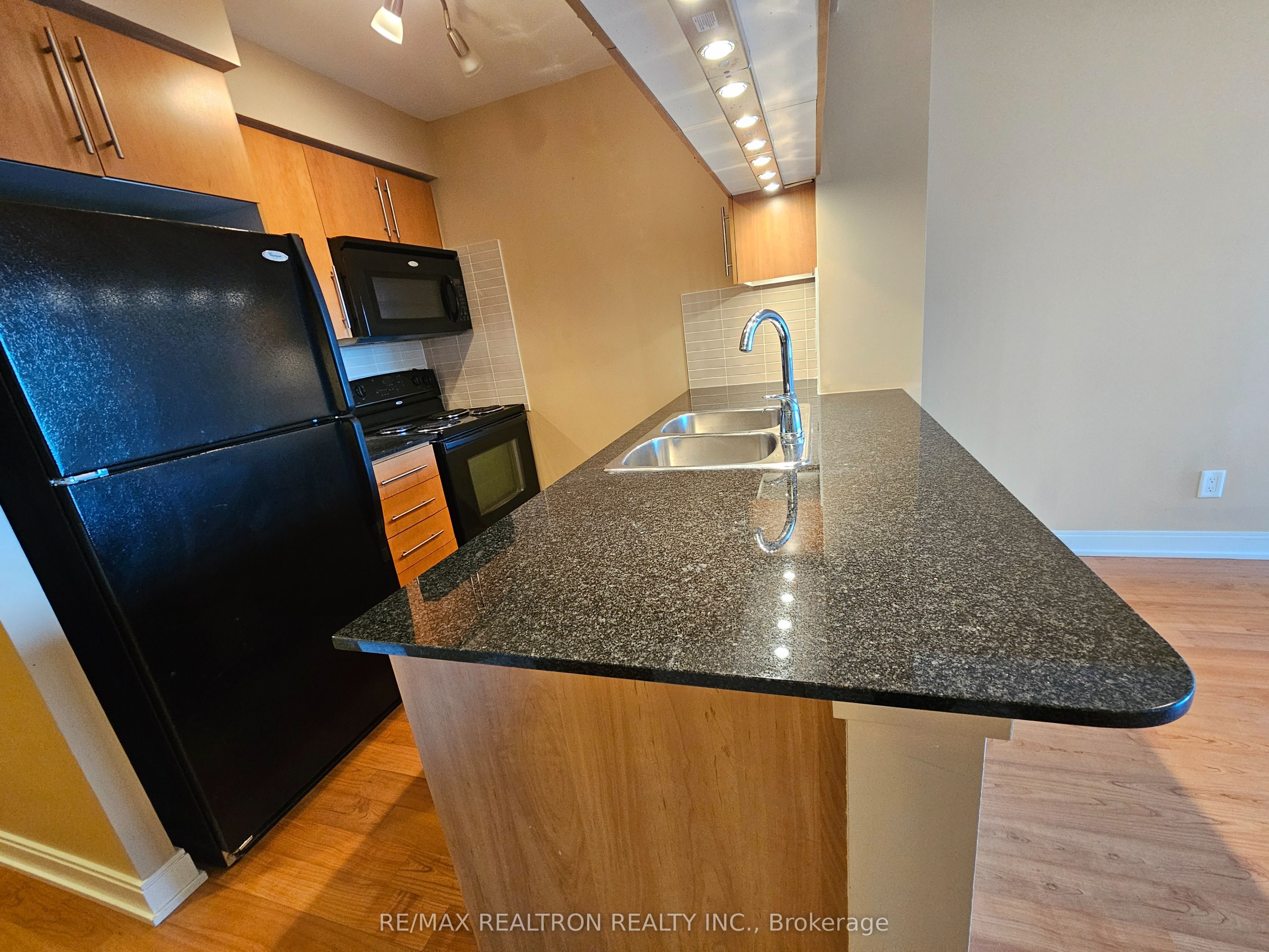 #1058 - 25 Viking Lane Property Photo 13