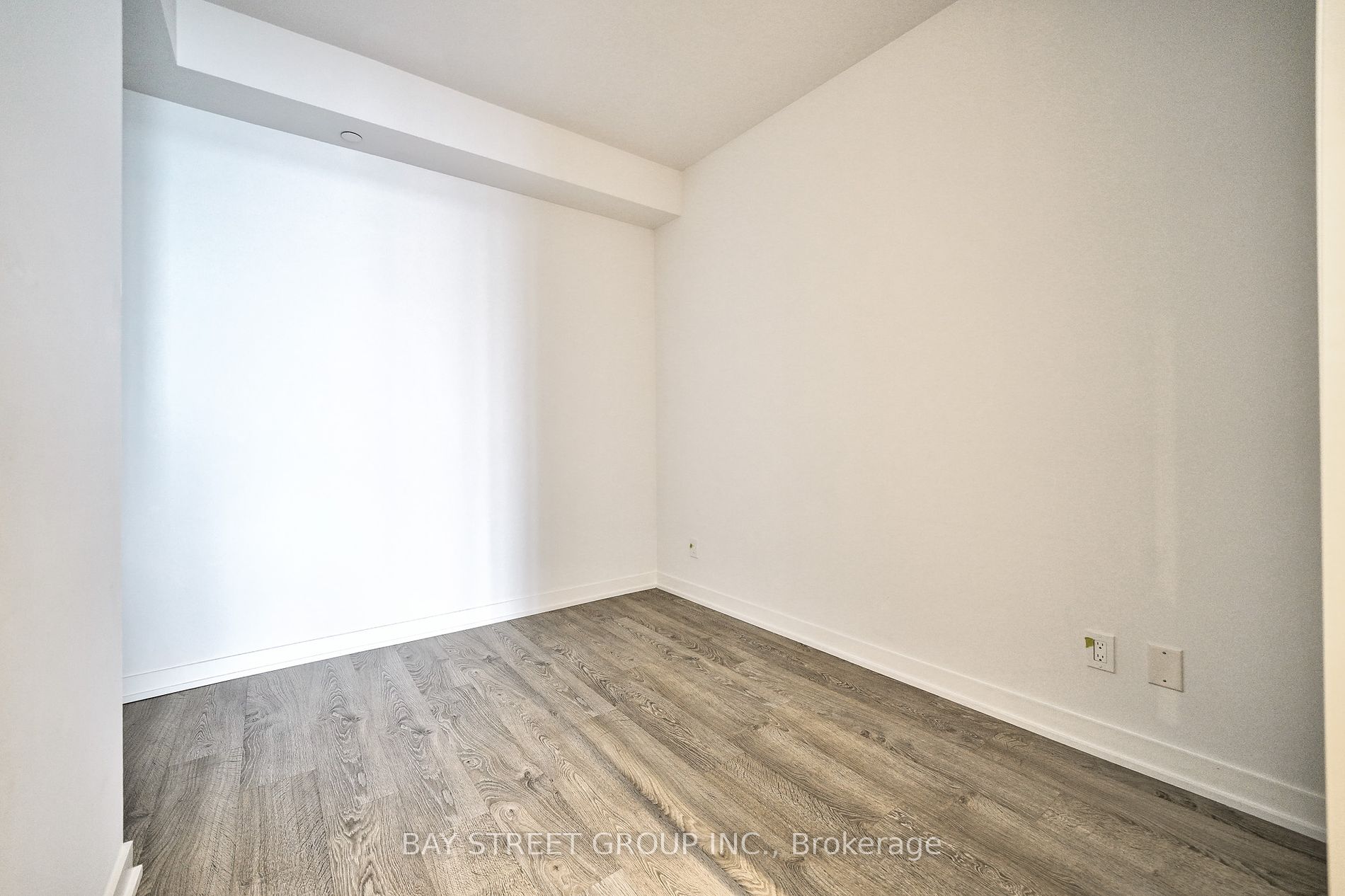 1926 Lakeshore Blvd W 1809 Property Photo 4