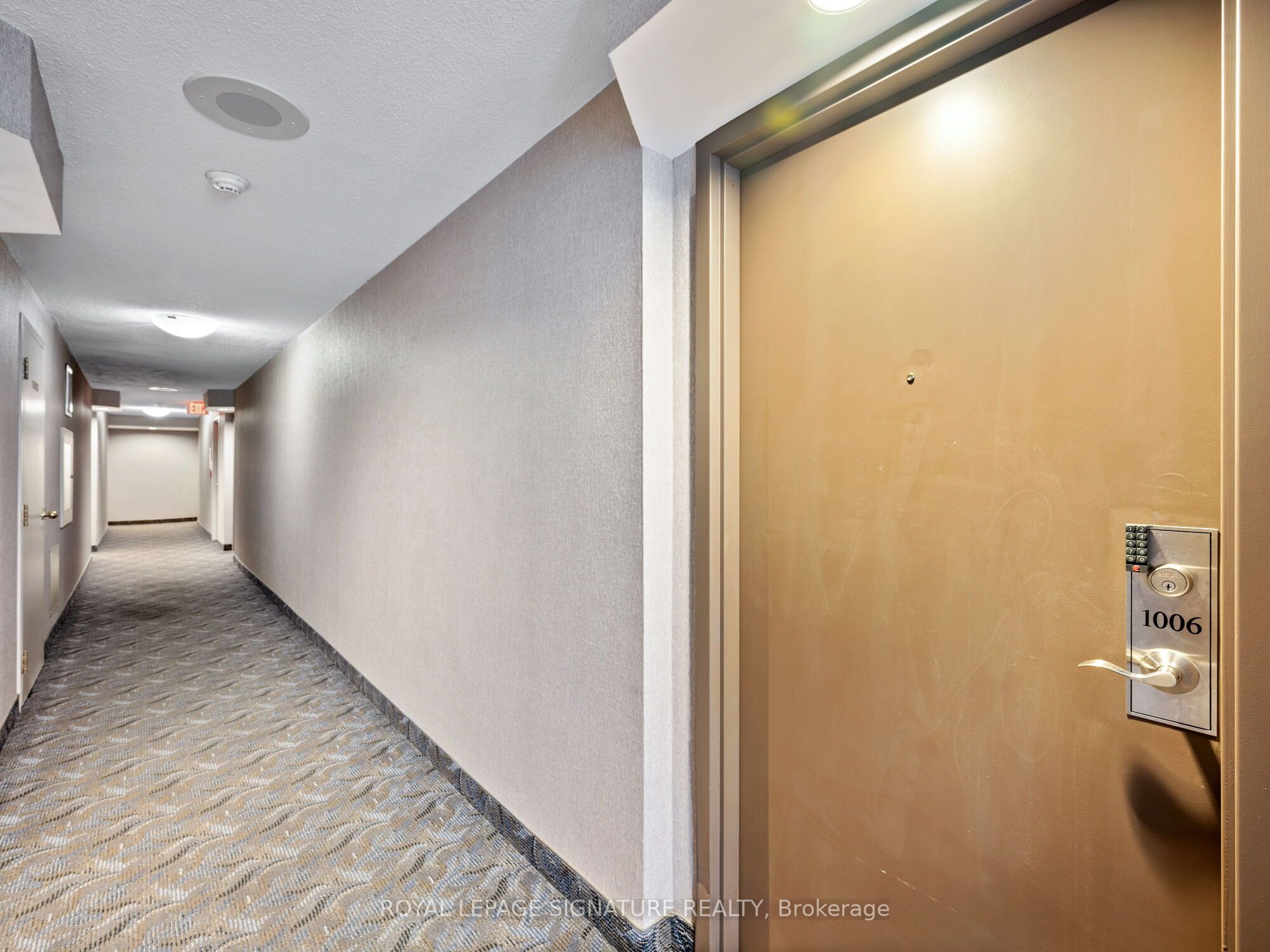 #1006 - 4450 Tucana Court Property Photo 5