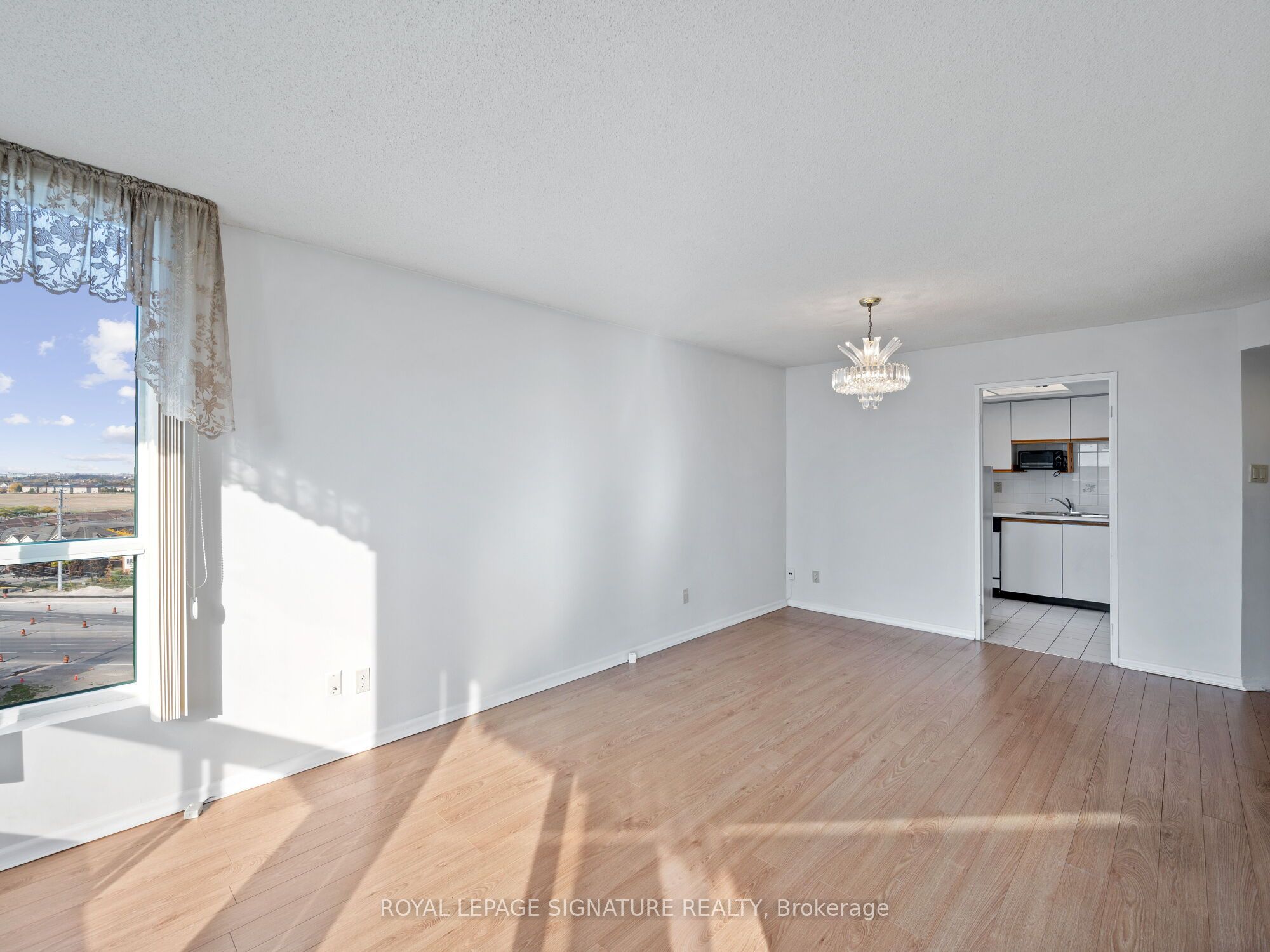 #1006 - 4450 Tucana Court Property Photo 10