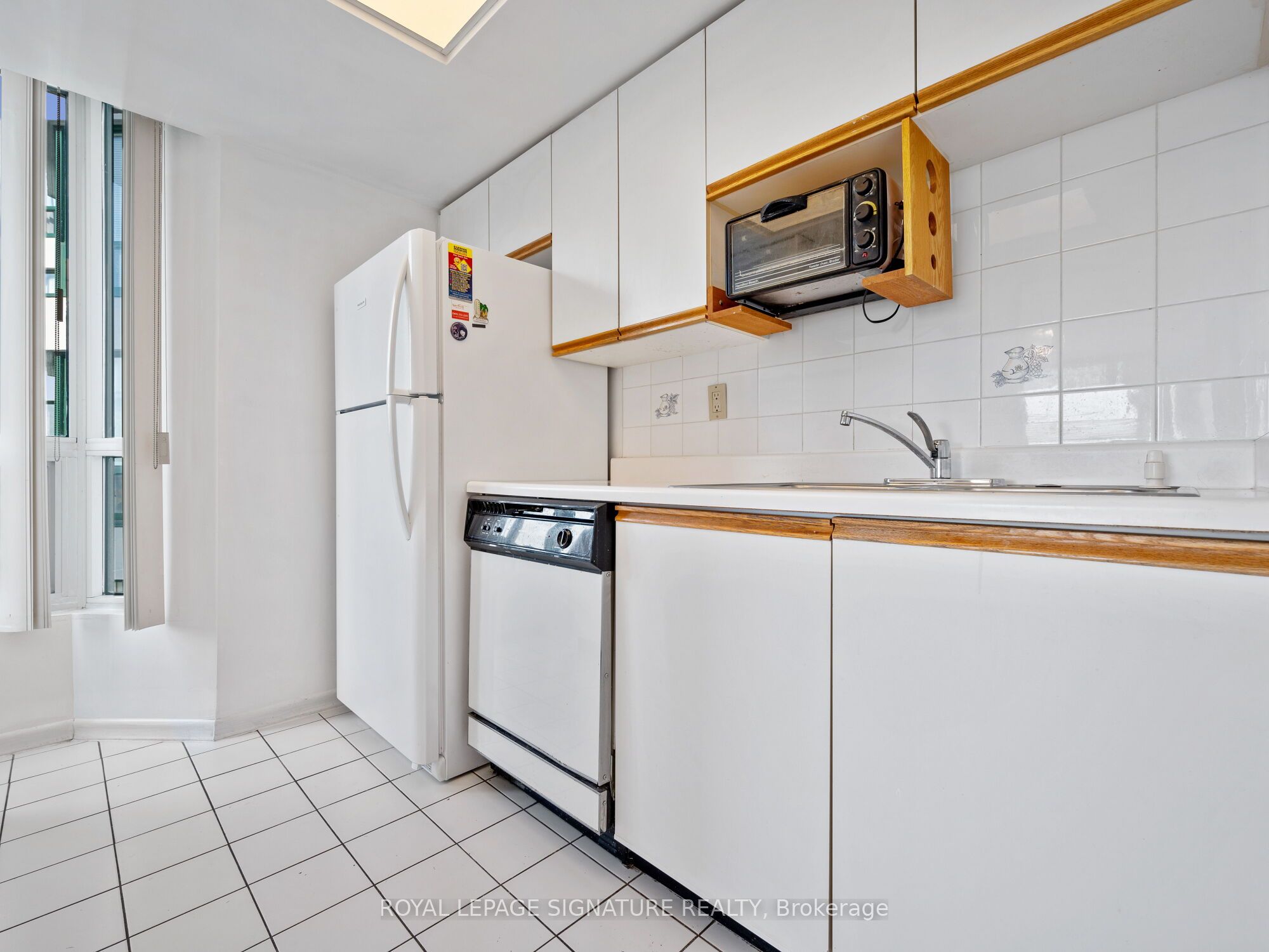 #1006 - 4450 Tucana Court Property Photo 13