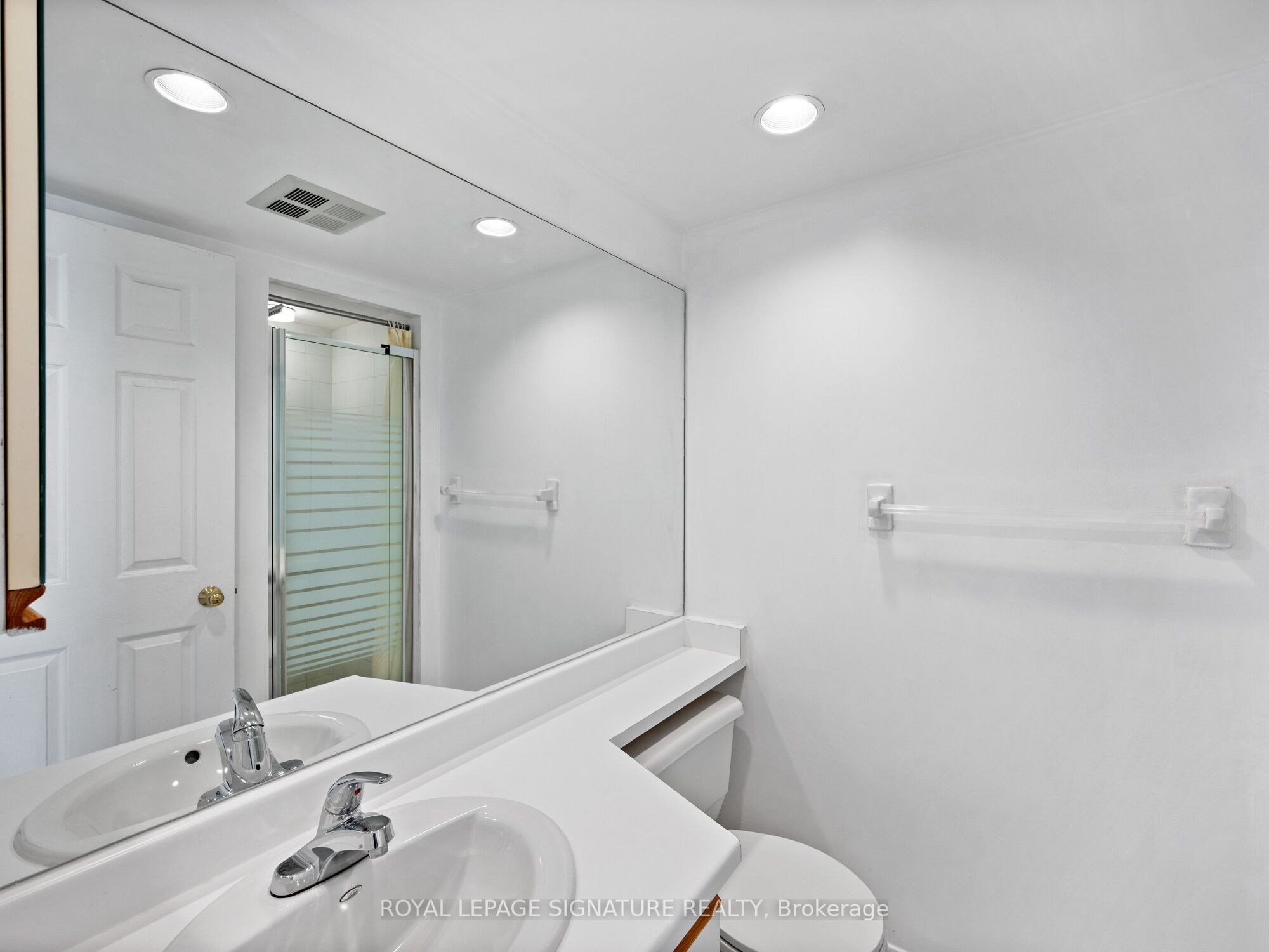#1006 - 4450 Tucana Court Property Photo 16