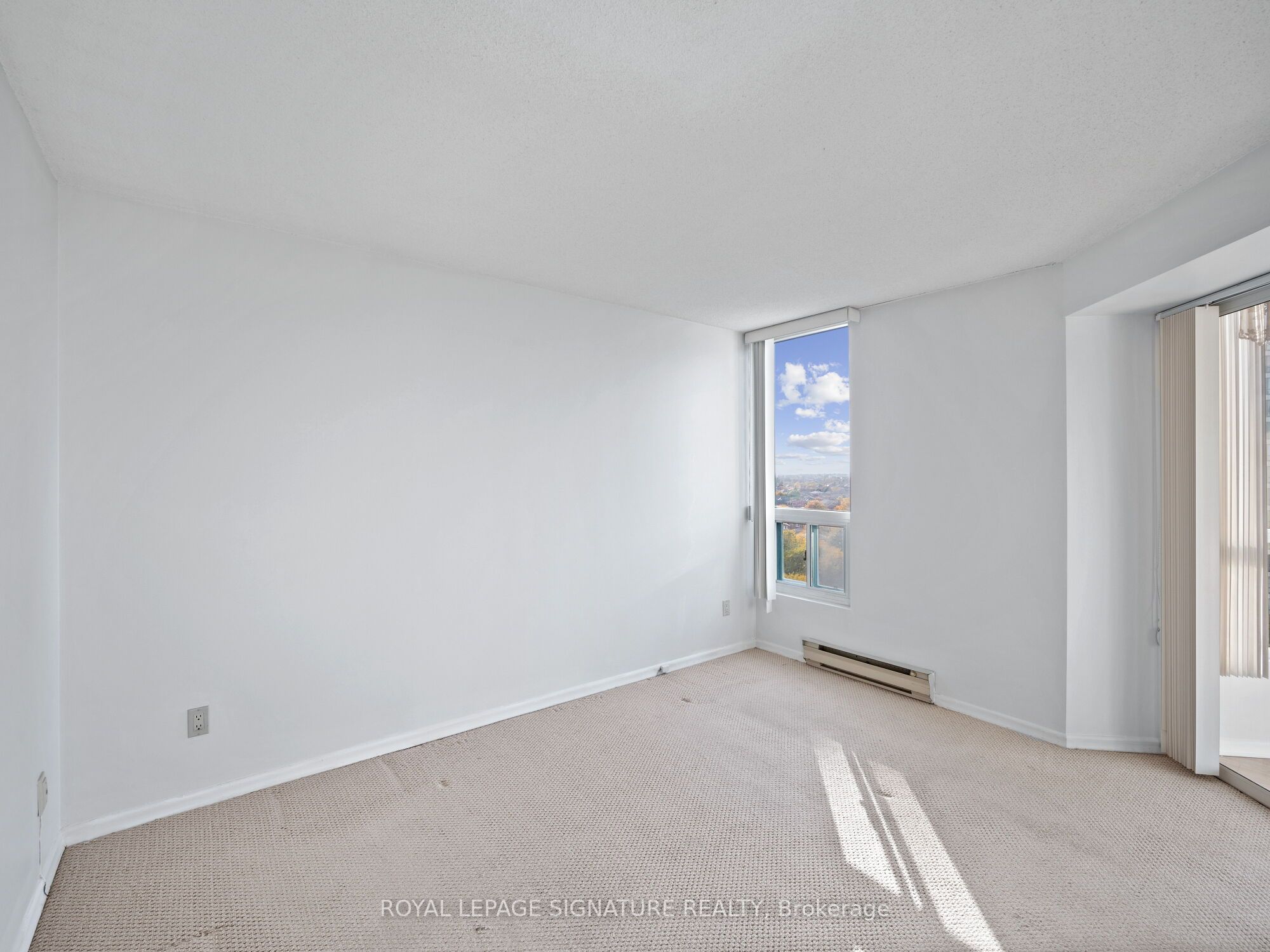 #1006 - 4450 Tucana Court Property Photo 17