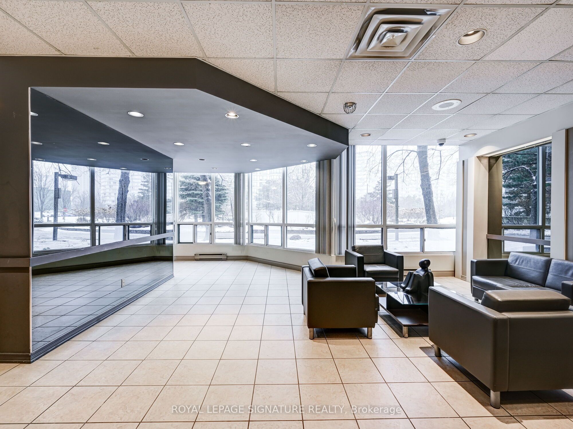 #1006 - 4450 Tucana Court Property Photo 33