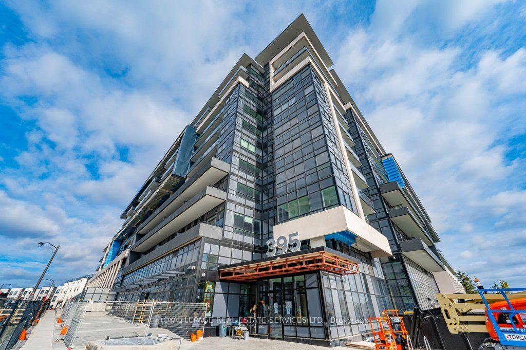 395 Dundas St W Property Photo