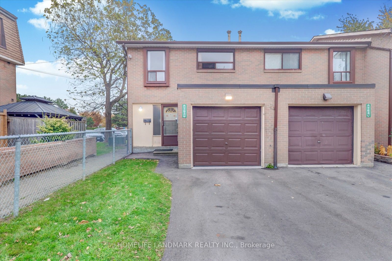 263 Fleetwood Cres Property Photo 1