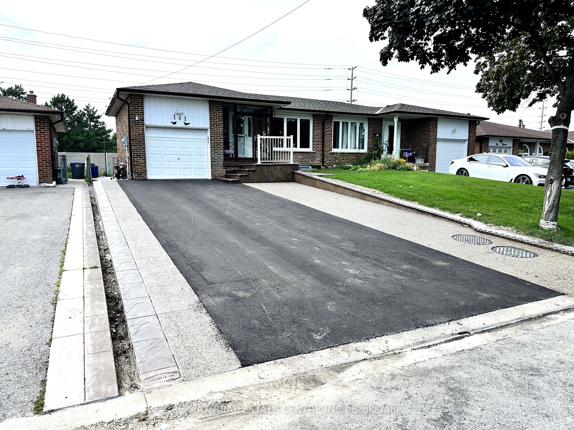 111 Manitou Cres Property Photo