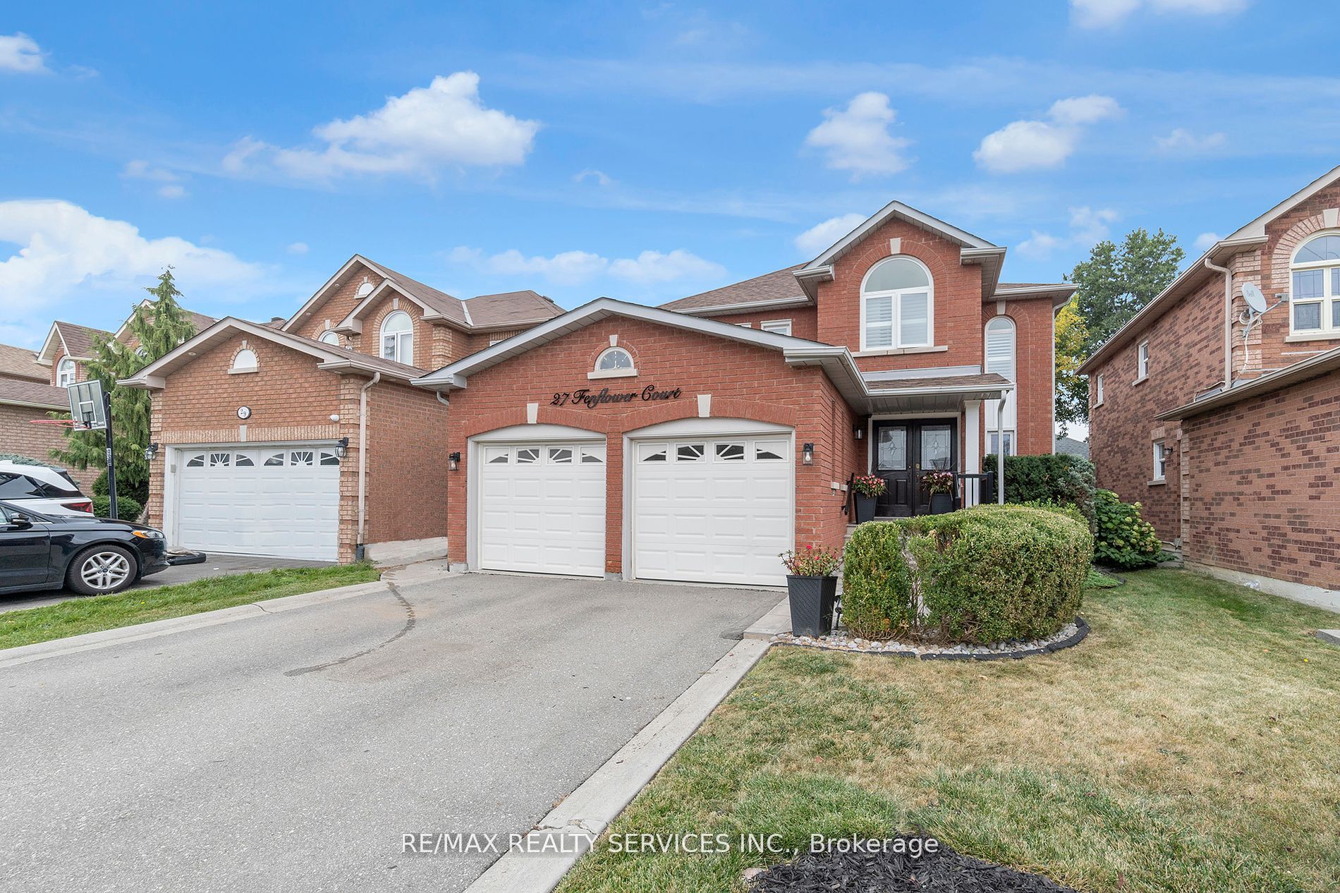 27 Fenflower Ct Property Photo 1