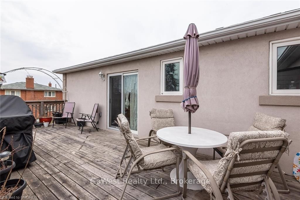 474 Browns Line Property Photo 17