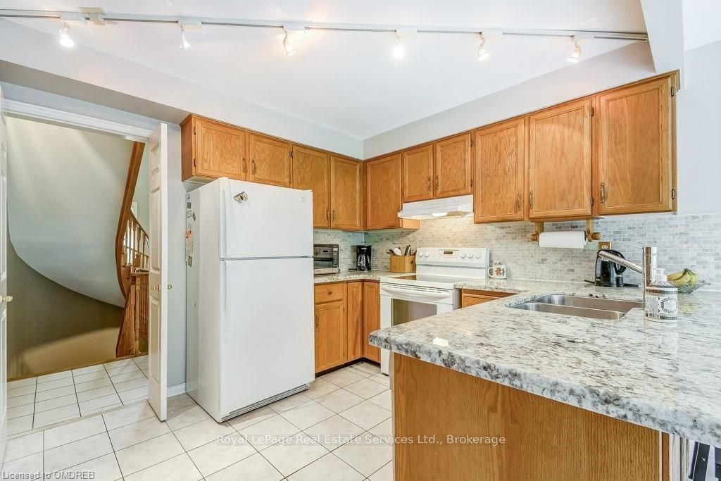 1301 Mapleridge Crescent Property Photo 12