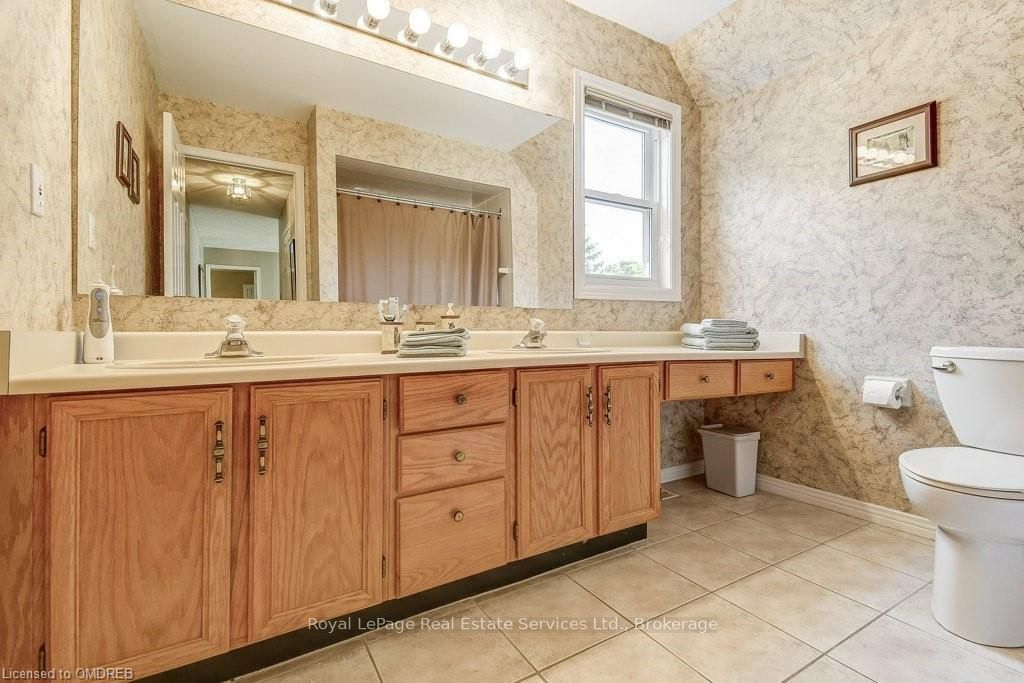 1301 Mapleridge Crescent Property Photo 31