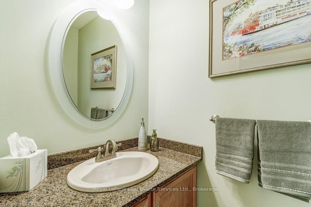 1301 Mapleridge Crescent Property Photo 34