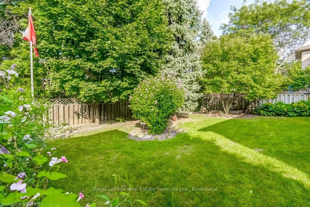 1301 Mapleridge Crescent Property Photo 40
