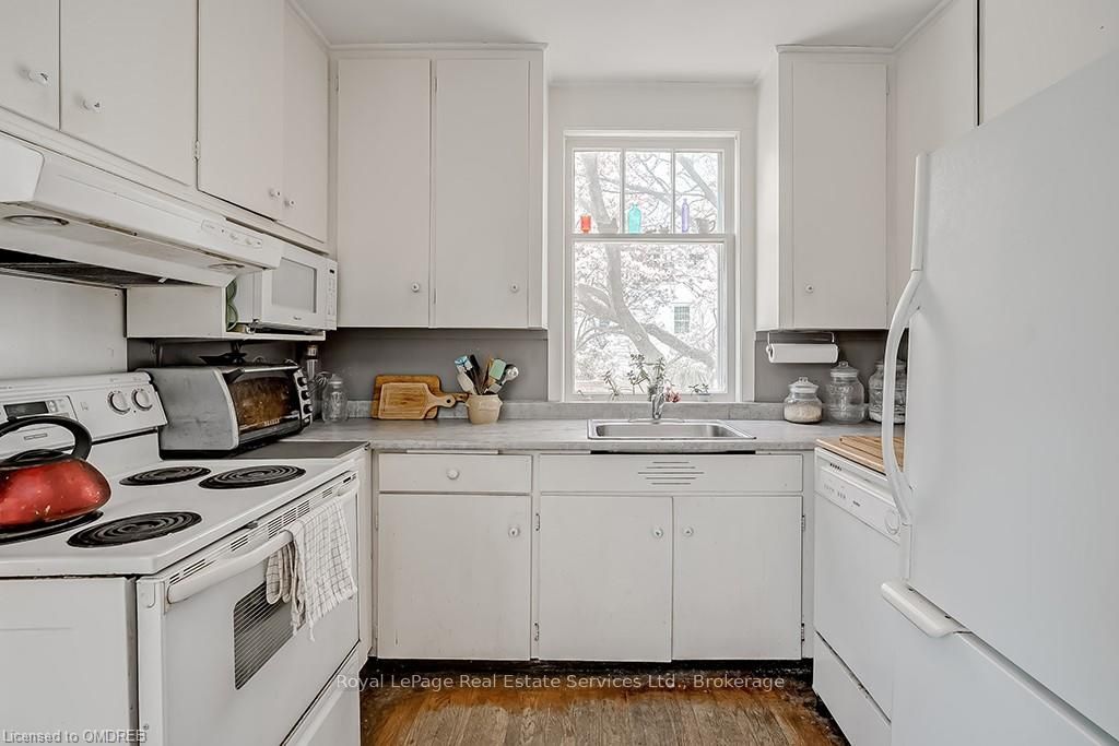200 William Street Property Photo 15