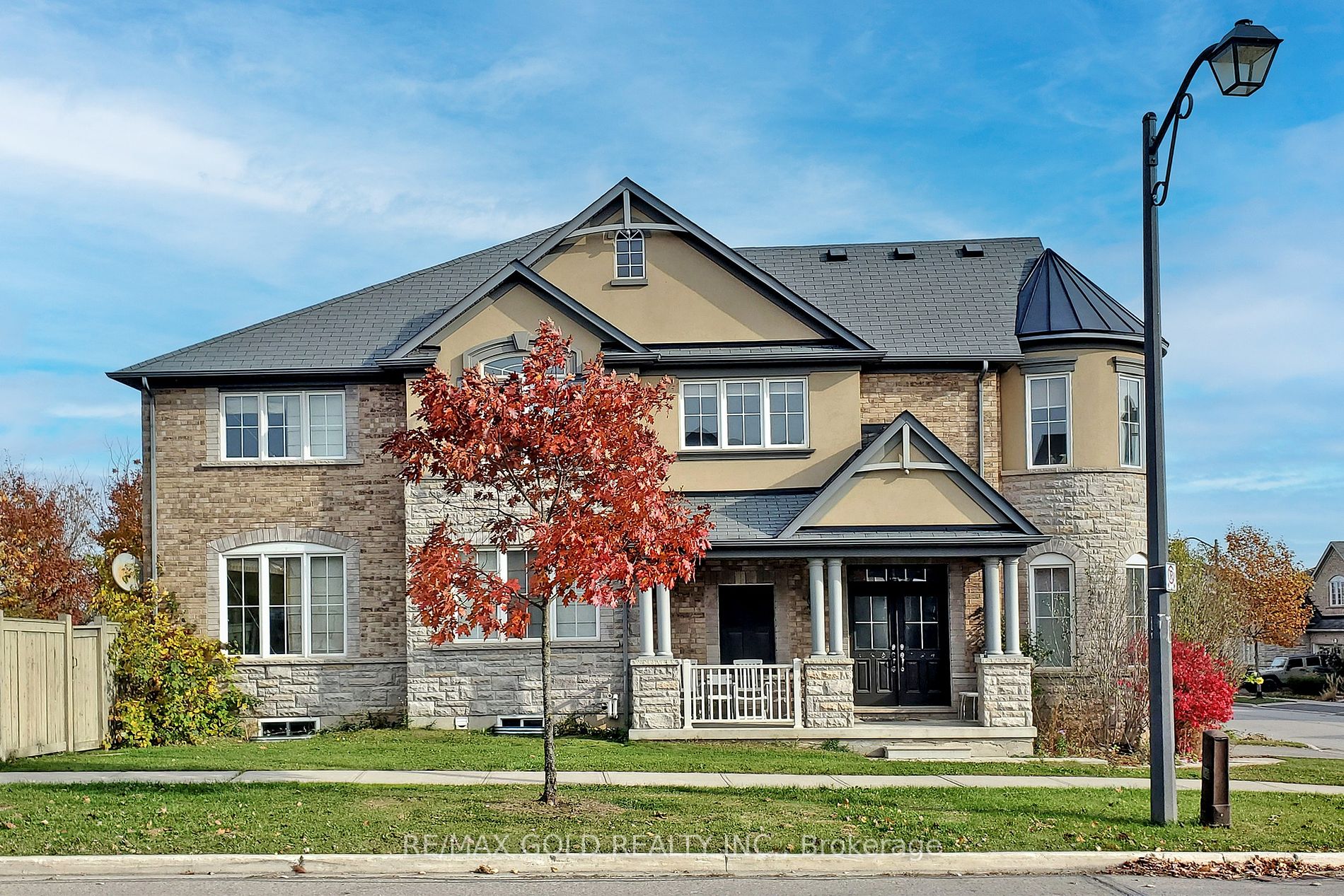 301 Peregrine Way Property Photo