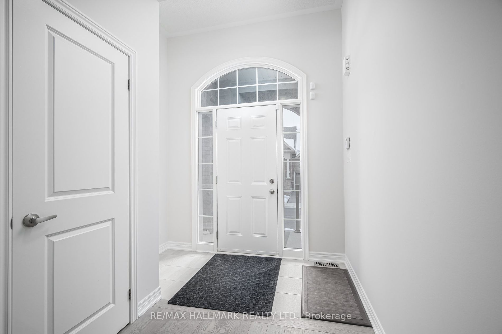 3 Silver Marine St Property Photo