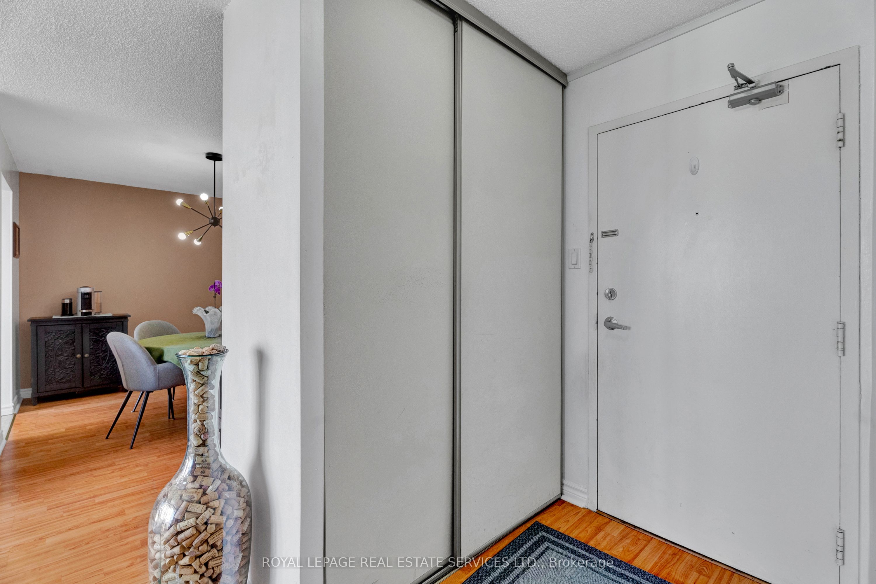 #607 - 3077 Weston Road Property Photo 5
