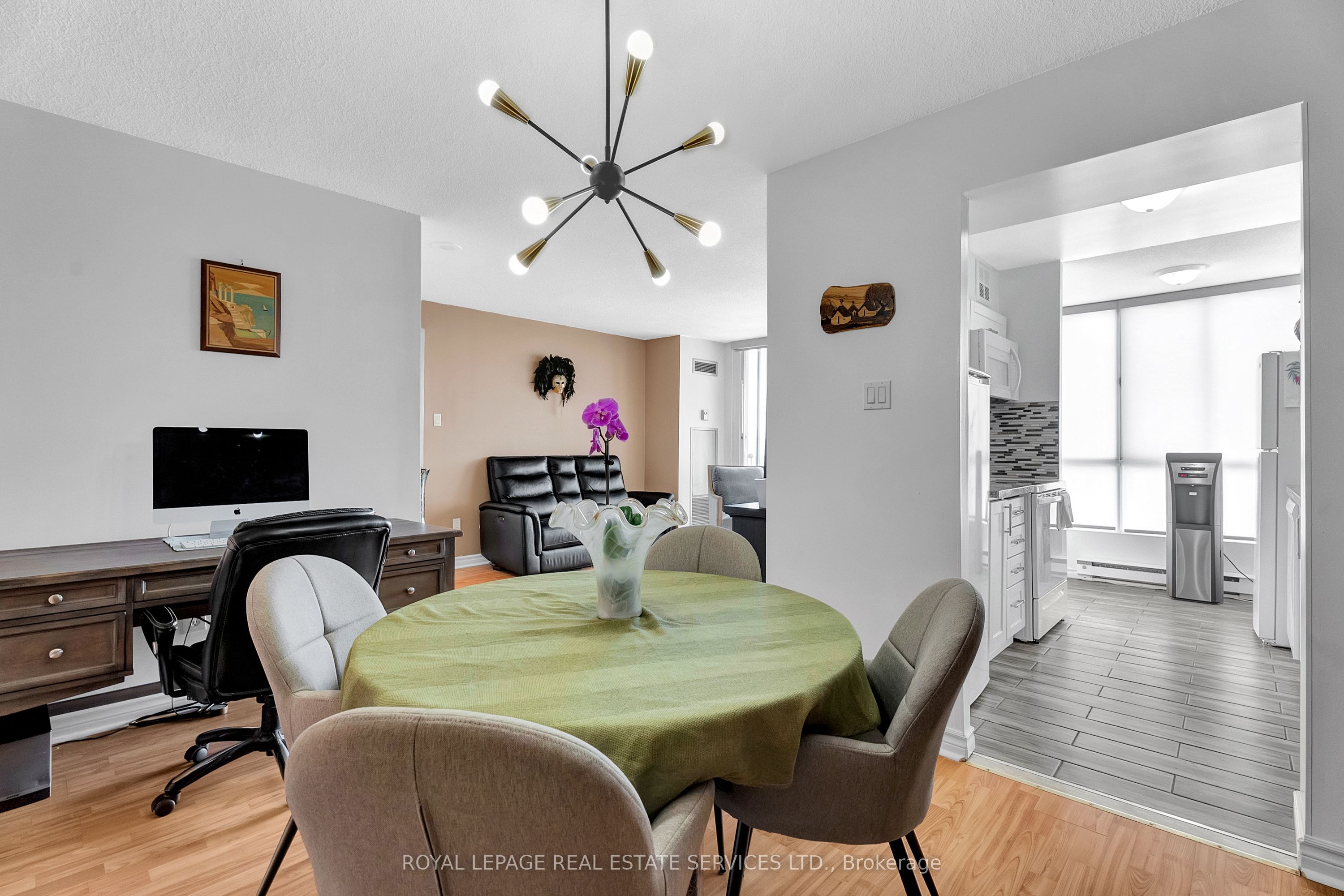 #607 - 3077 Weston Road Property Photo 12