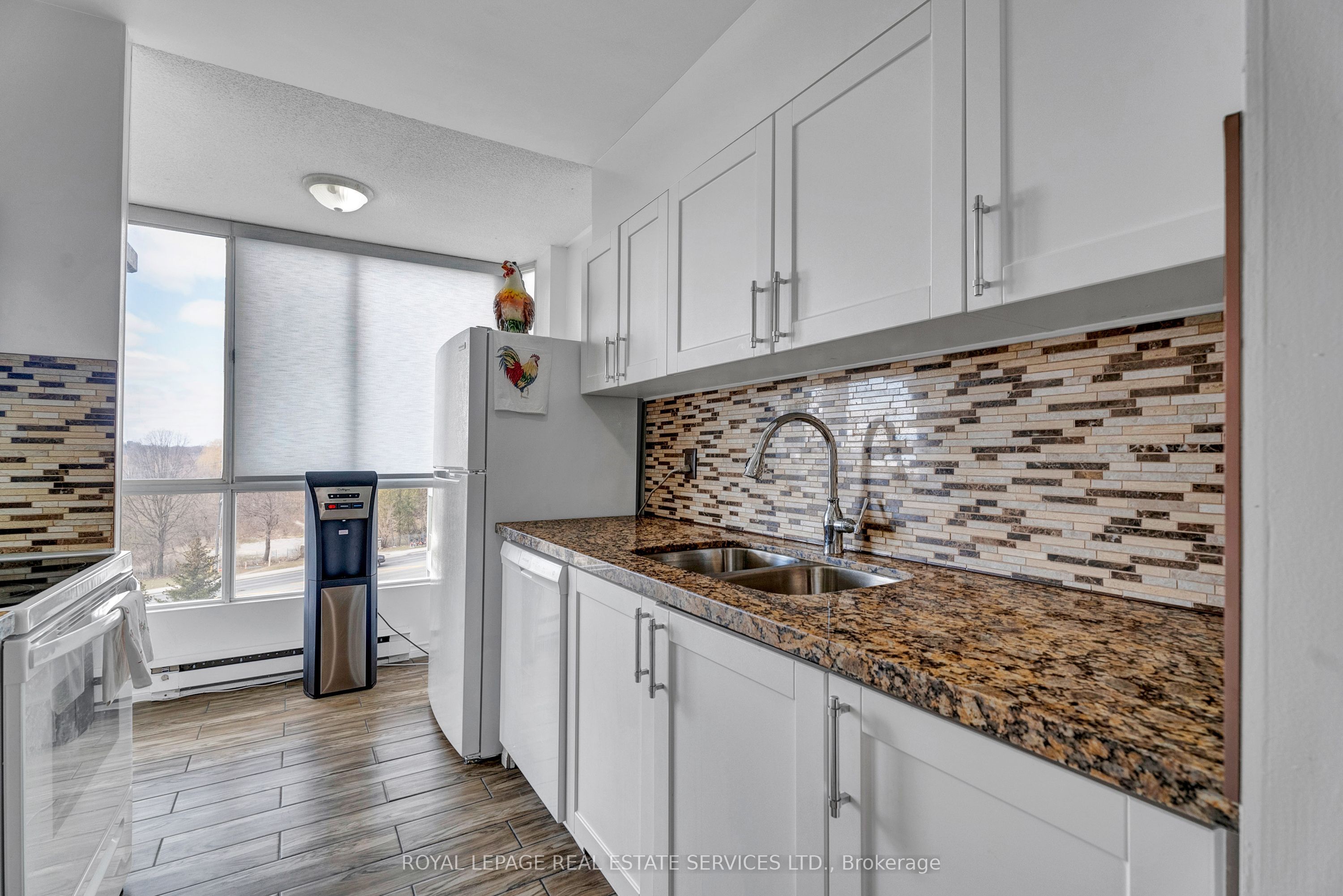 #607 - 3077 Weston Road Property Photo 15