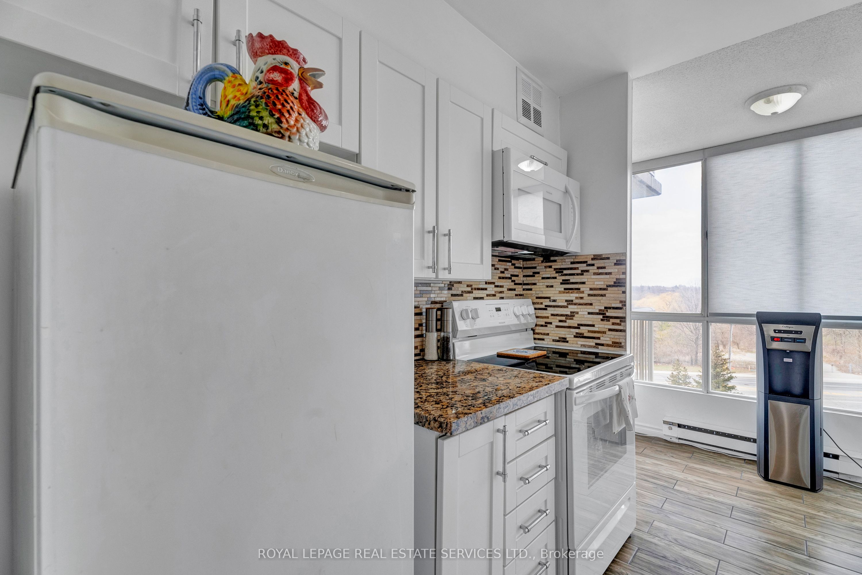 #607 - 3077 Weston Road Property Photo 16