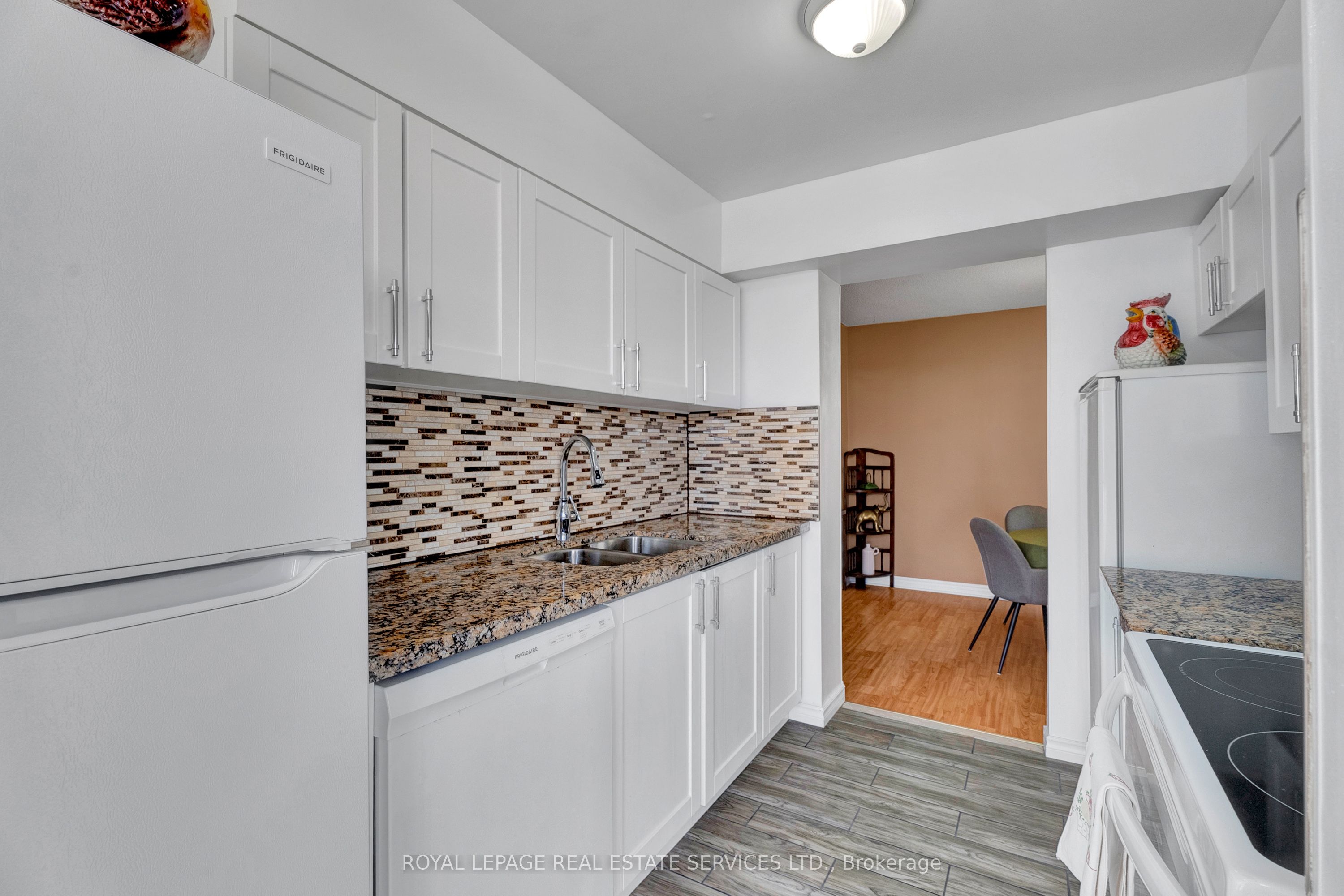 #607 - 3077 Weston Road Property Photo 18