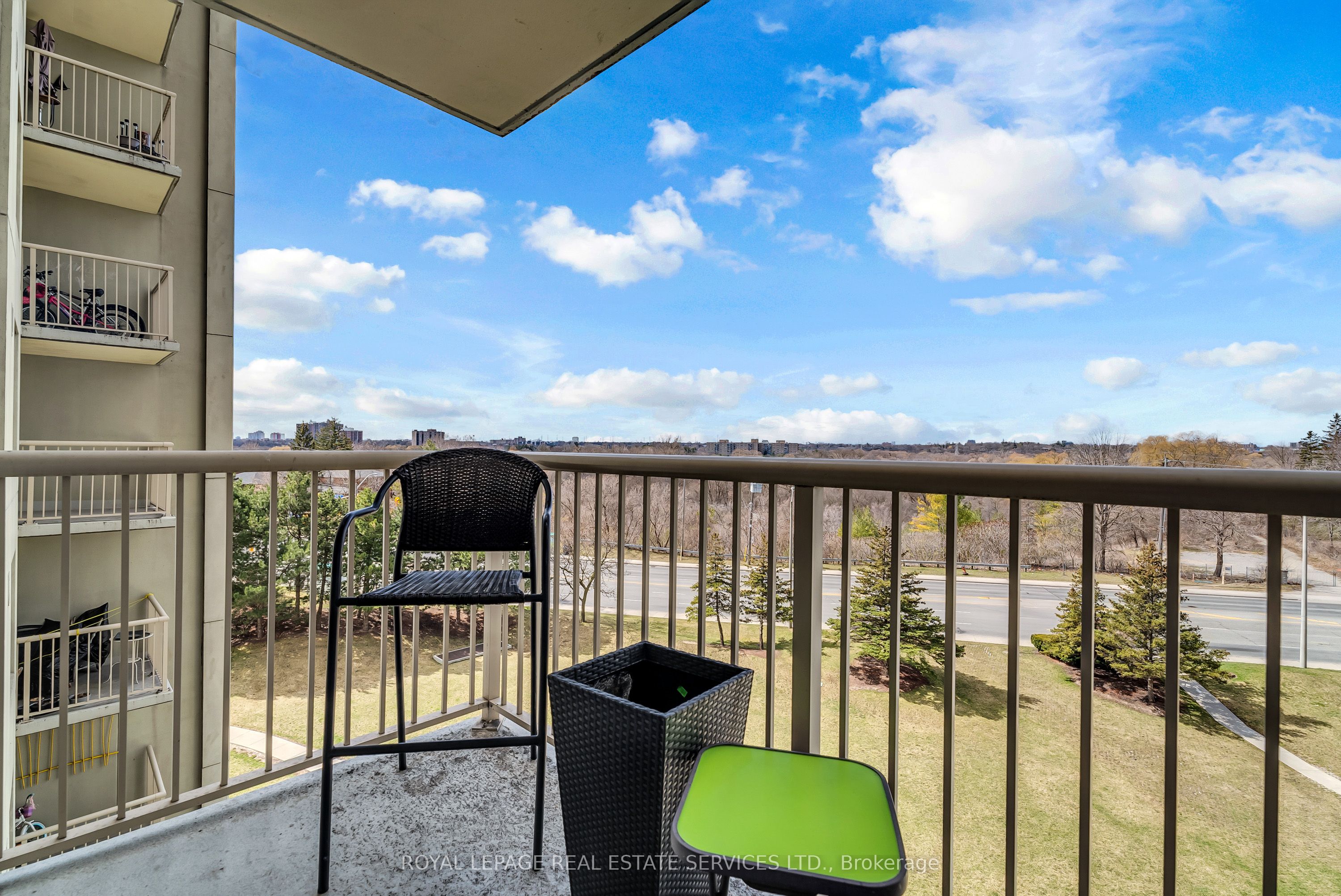 #607 - 3077 Weston Road Property Photo 27