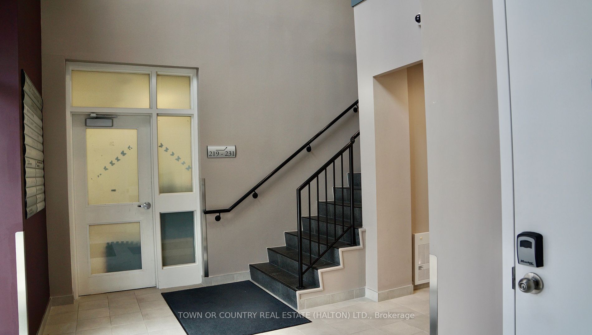 336 Bronte St S Property Photo 6