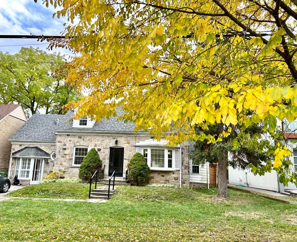 28 Burnhamthorpe Park Blvd Property Photo