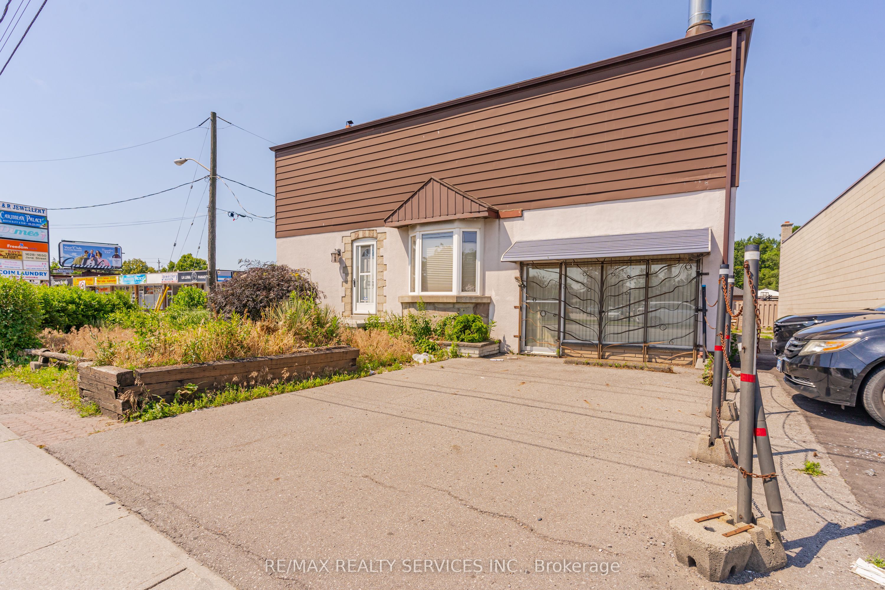 1652 Jane Street Property Photo 1