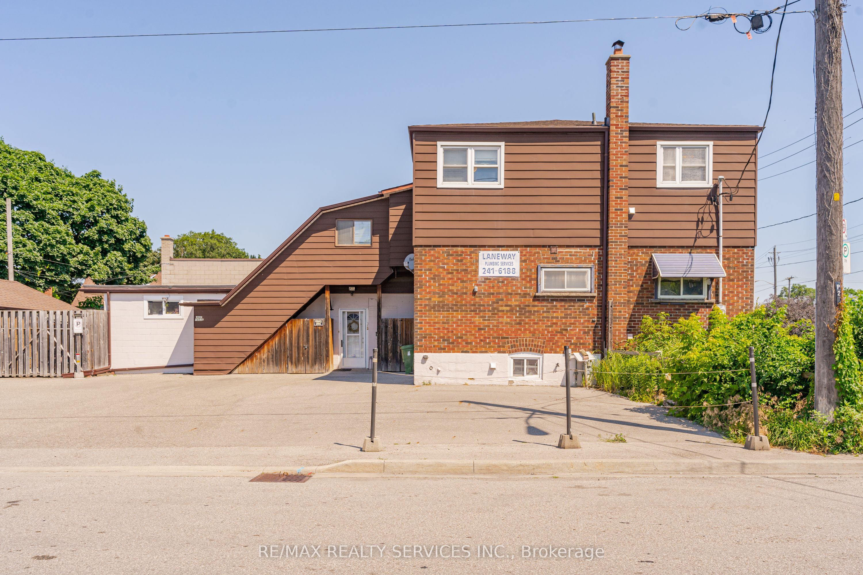 1652 Jane Street Property Photo 2