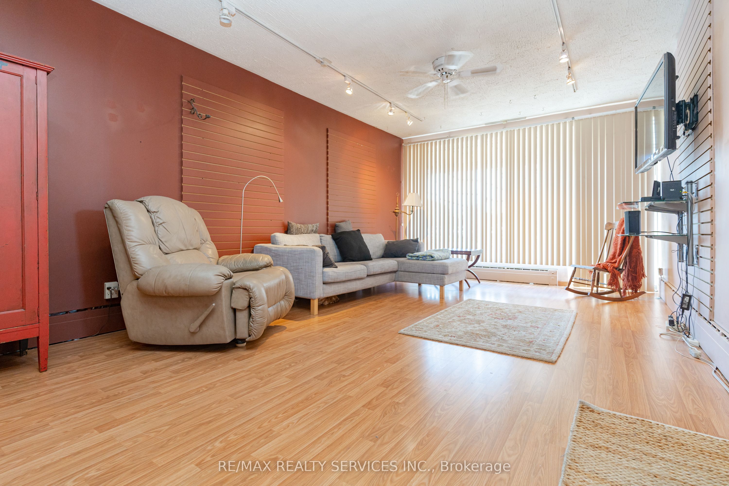 1652 Jane Street Property Photo 7