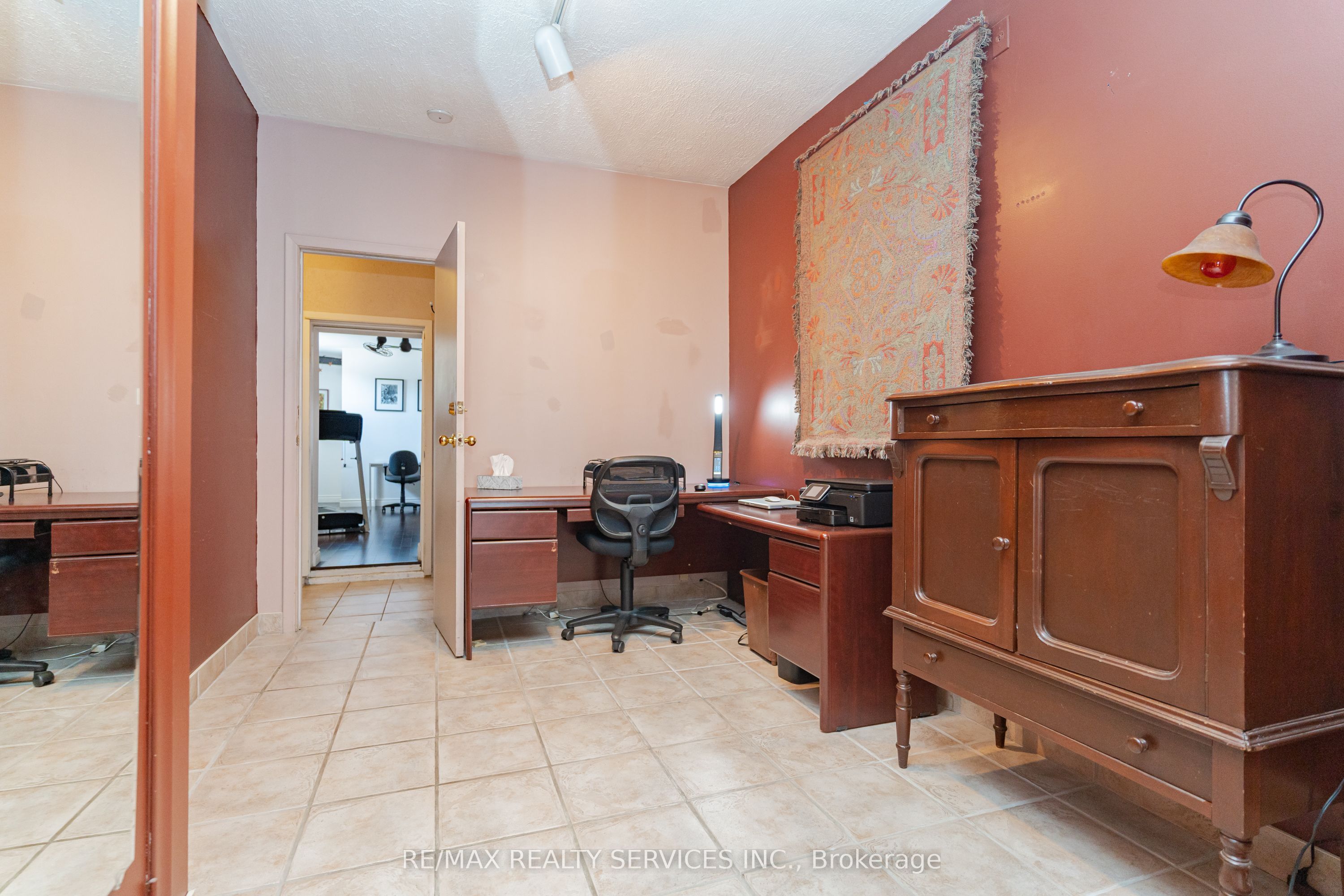 1652 Jane Street Property Photo 9