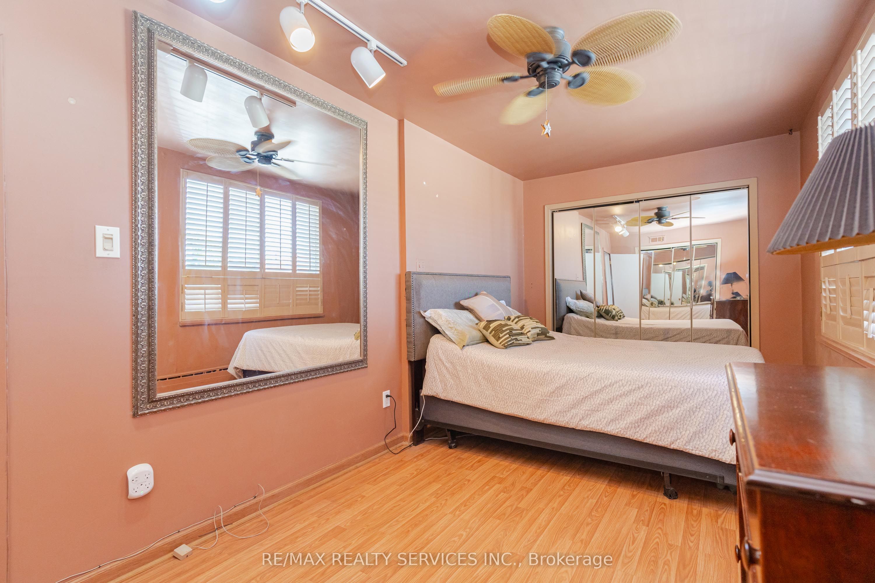 1652 Jane Street Property Photo 12