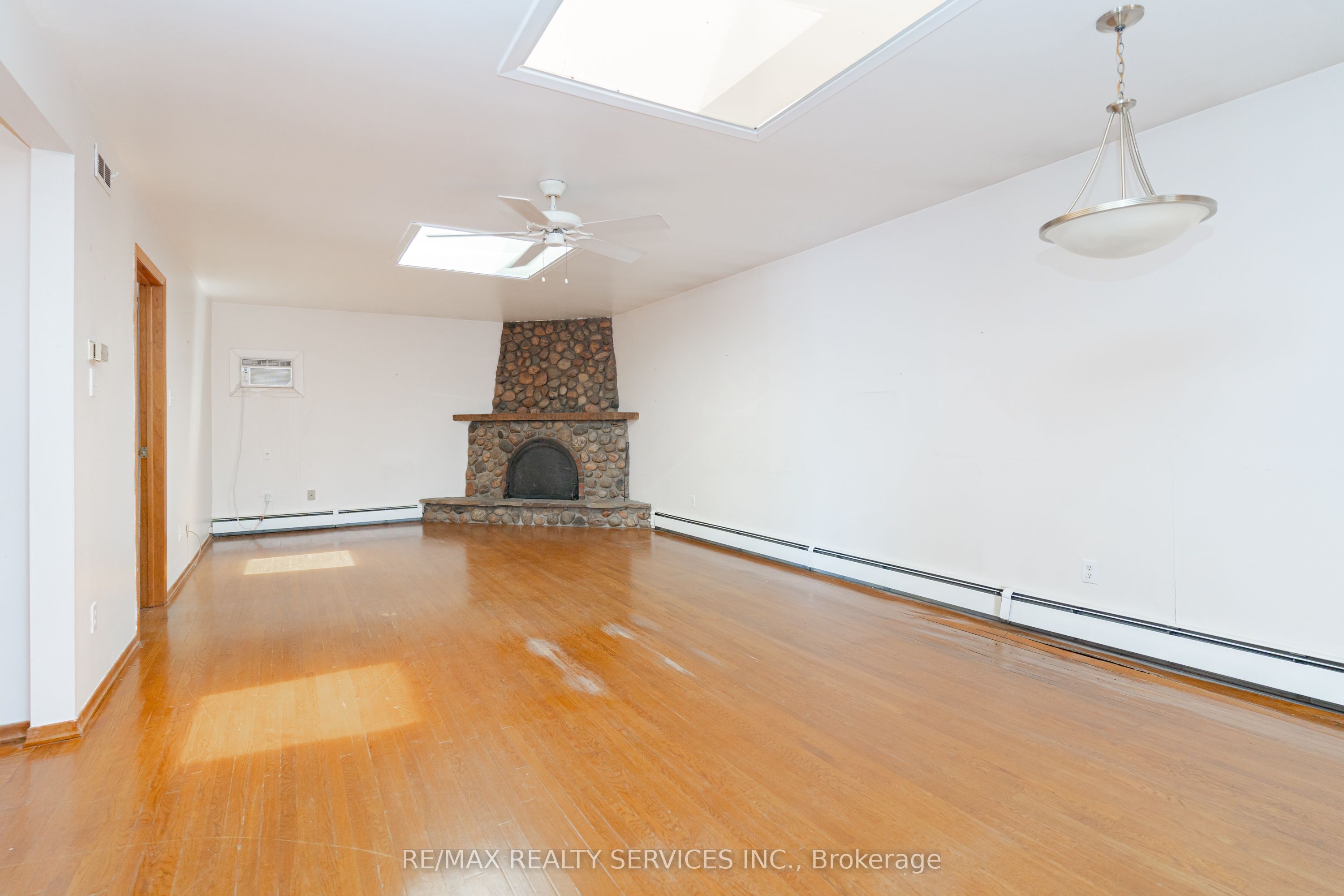 1652 Jane Street Property Photo 26