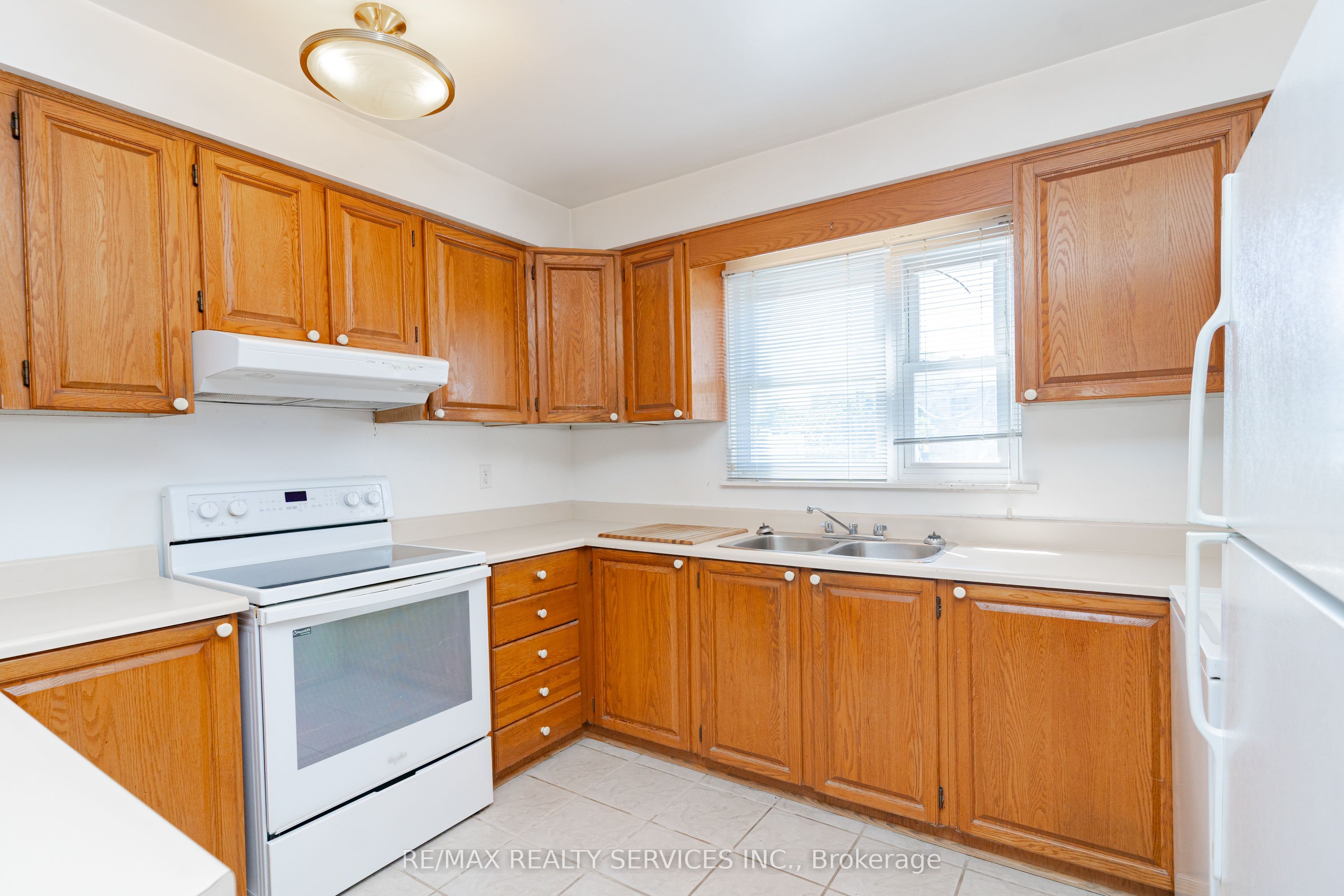 1652 Jane Street Property Photo 29