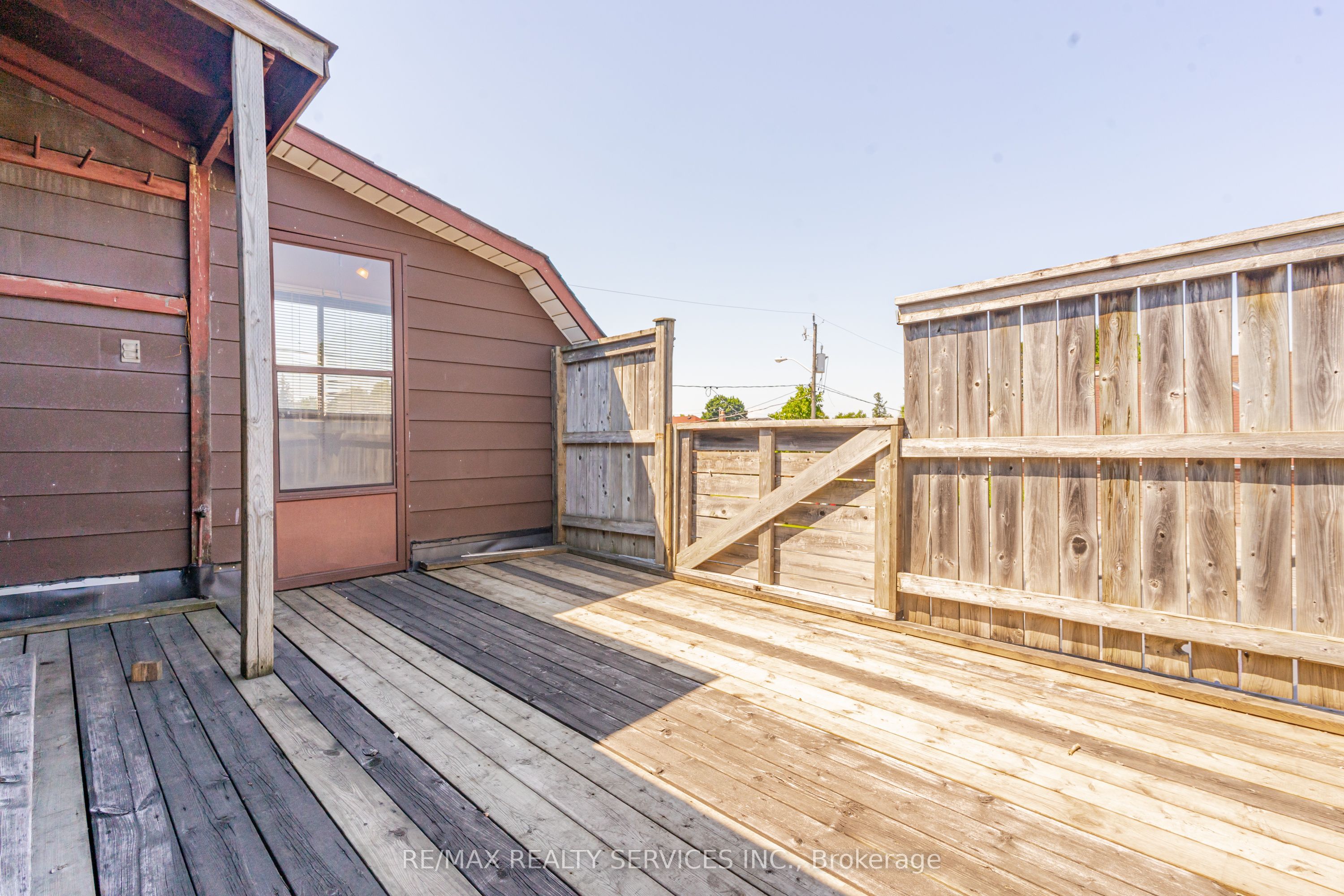 1652 Jane Street Property Photo 34