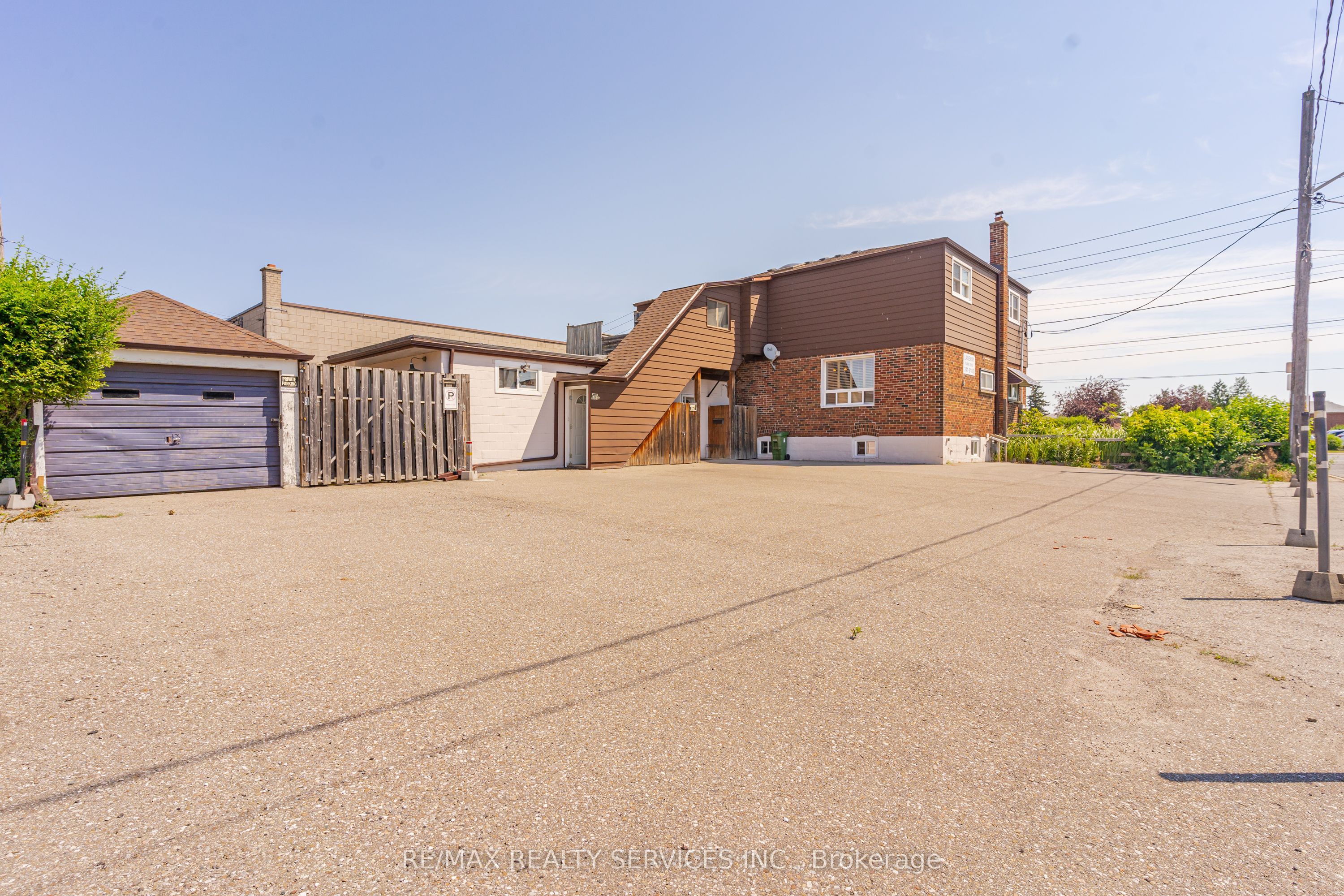 1652 Jane Street Property Photo 35