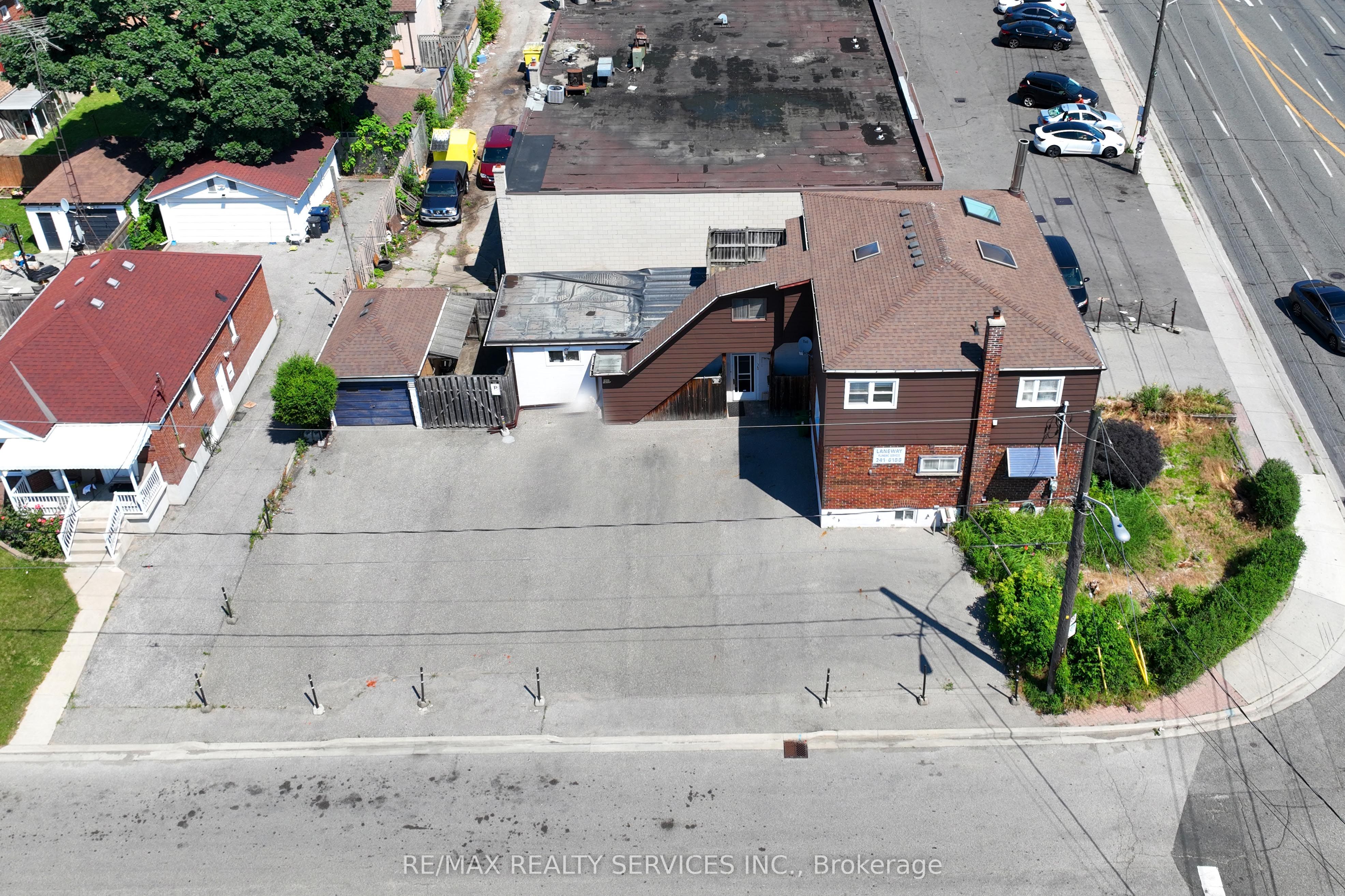 1652 Jane Street Property Photo 36