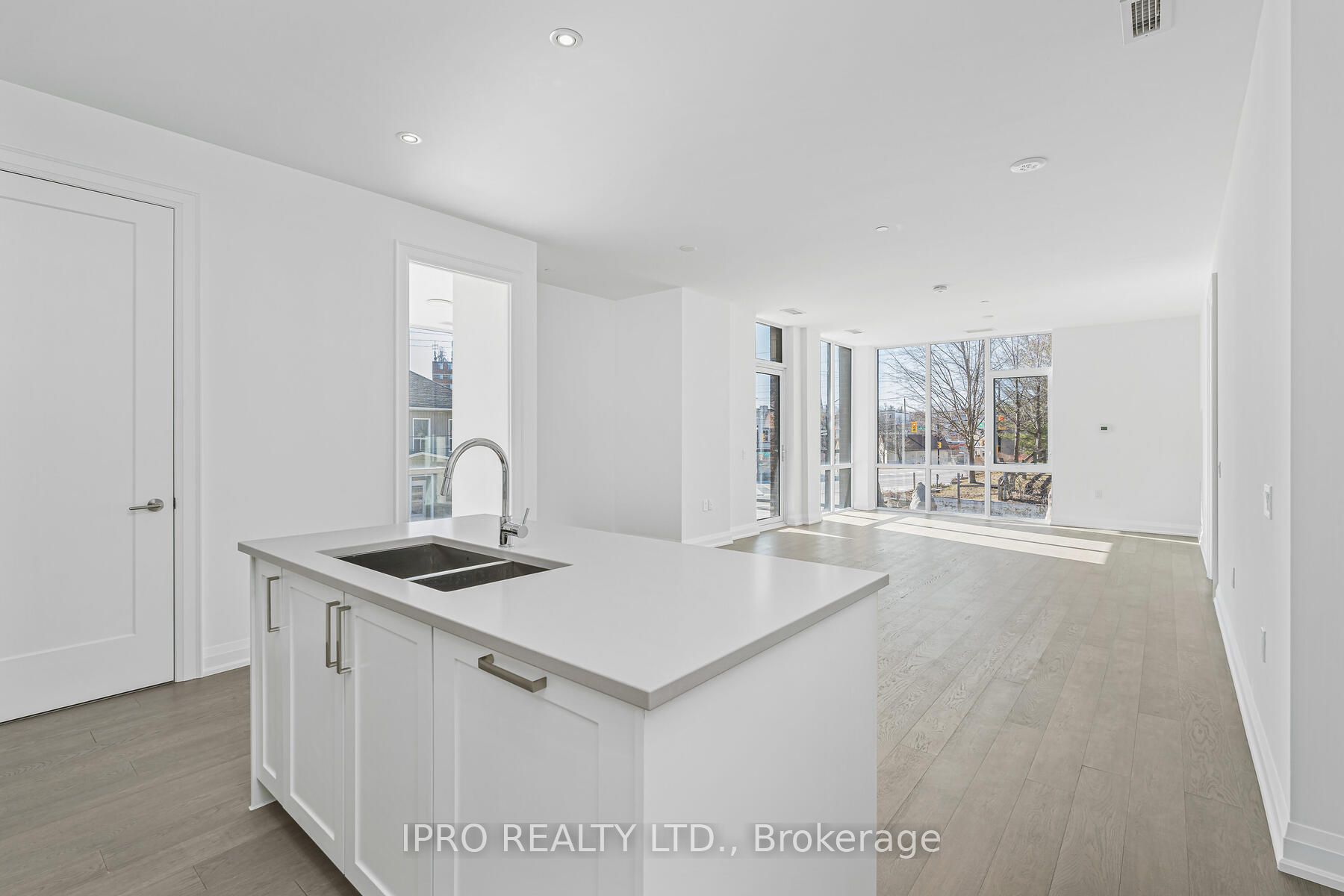 #209 - 42 Mill Street Property Photo 5
